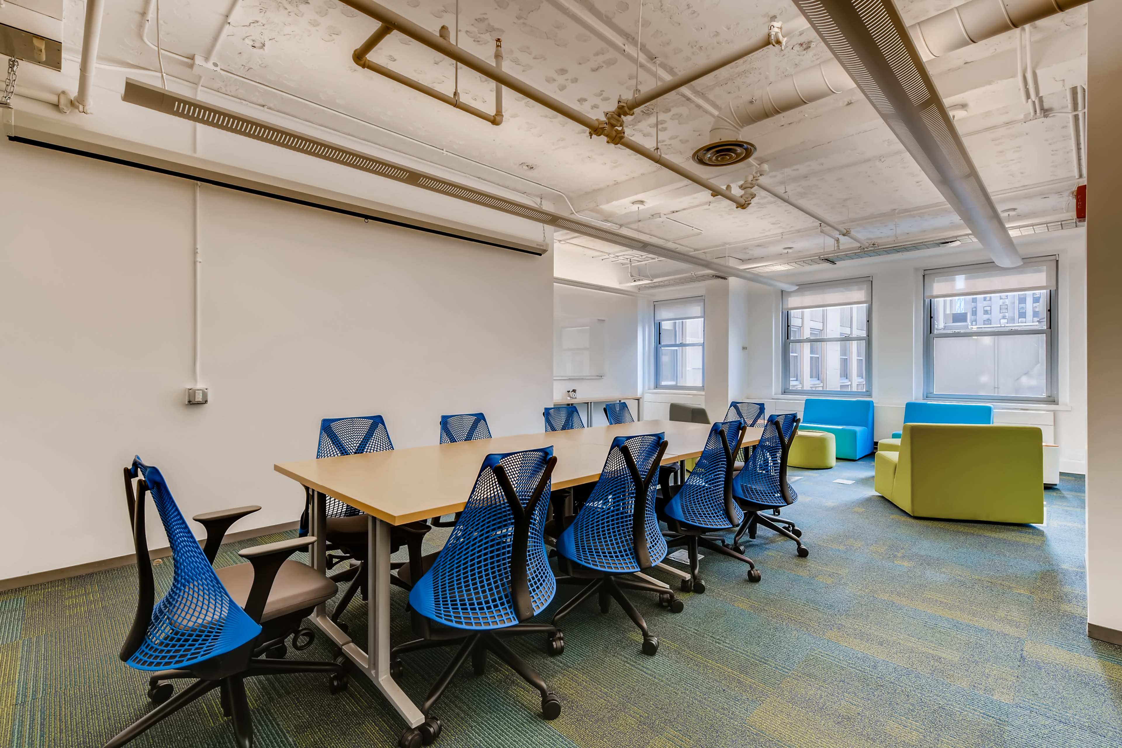 Hybrid Team Space - Modular, Bright, Collaborative in the Heart of the ...