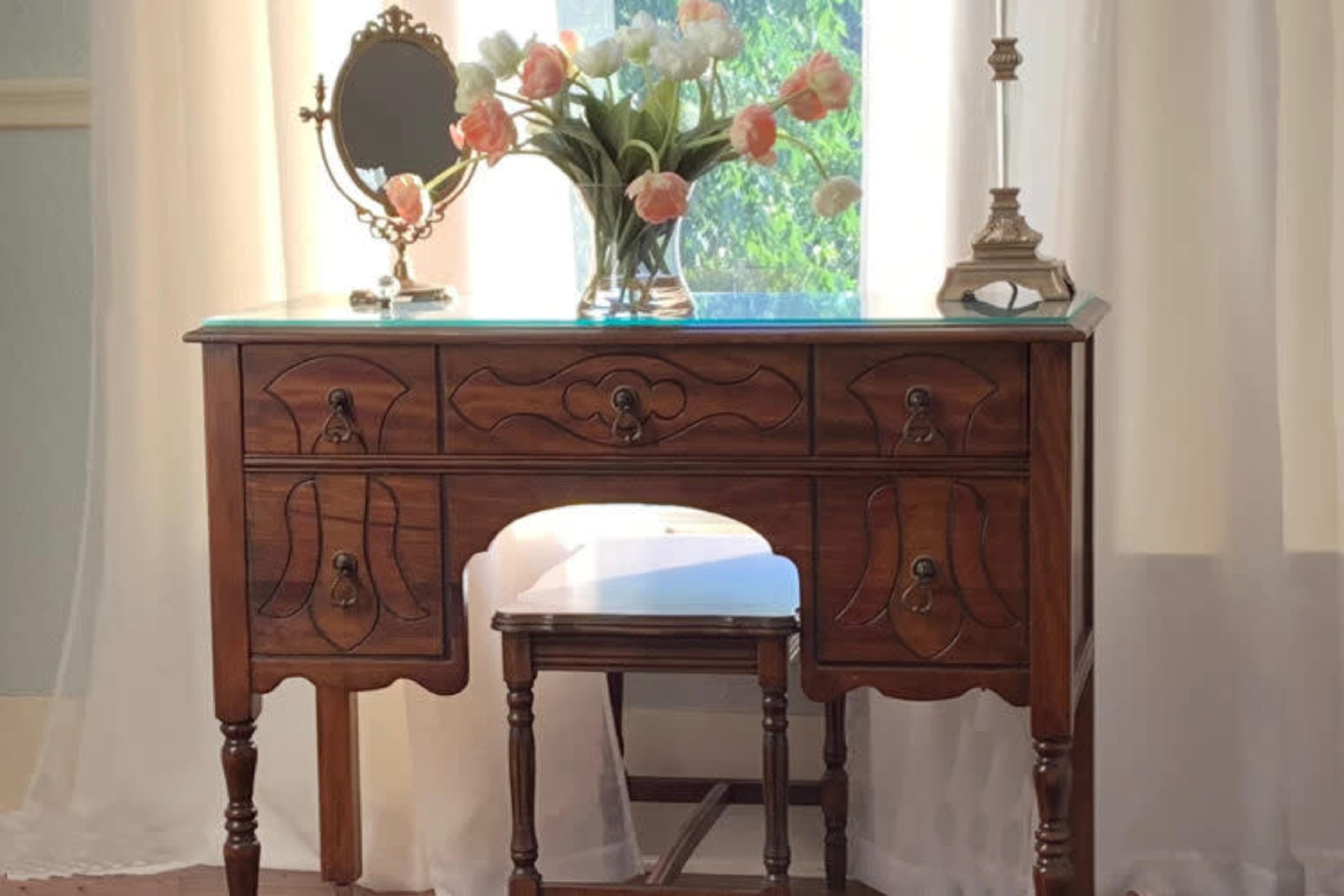 Victorian Bridgerton Bridal Suite Image in Sherman, Sherman, TX