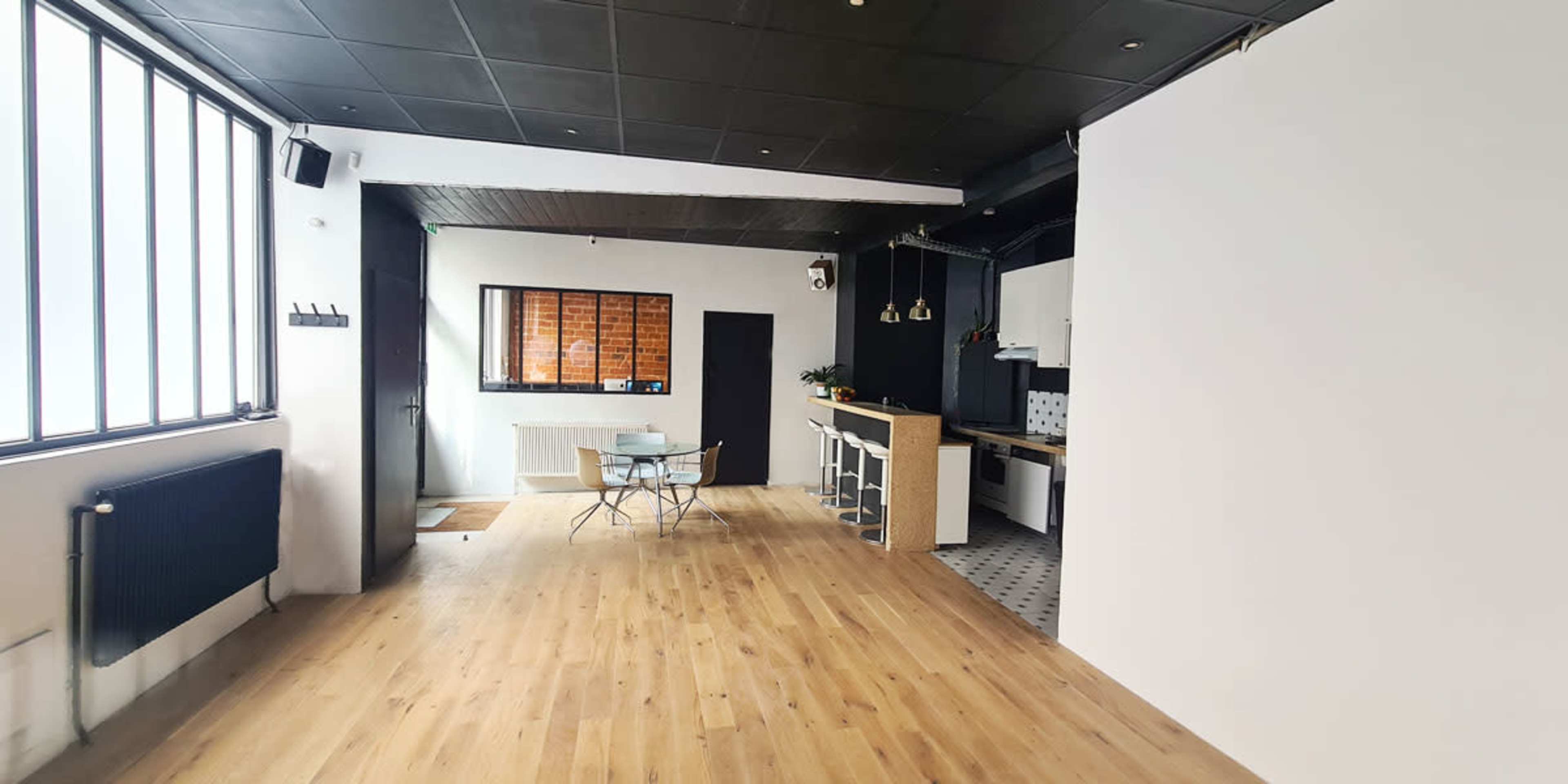 Studio photo style loft en lumière naturelle Image in Ménilmontant, Paris, 