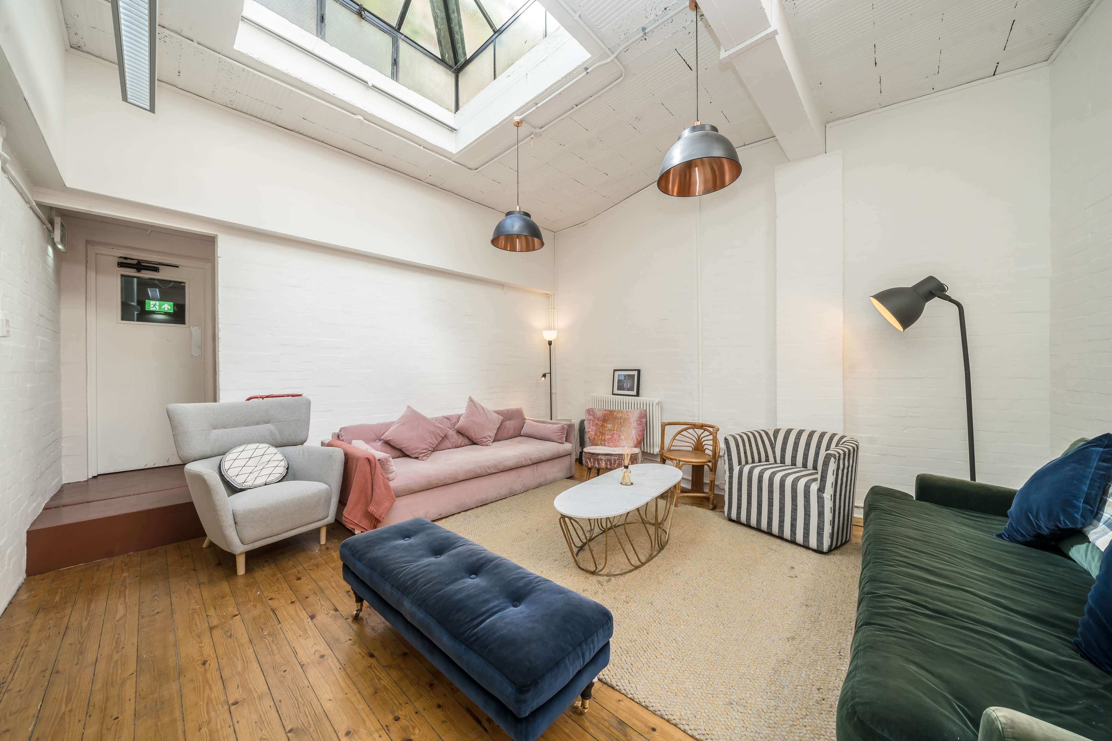 A tranquil courtyard leads to a capacious, light-filled venue. Image in London, London, ENG