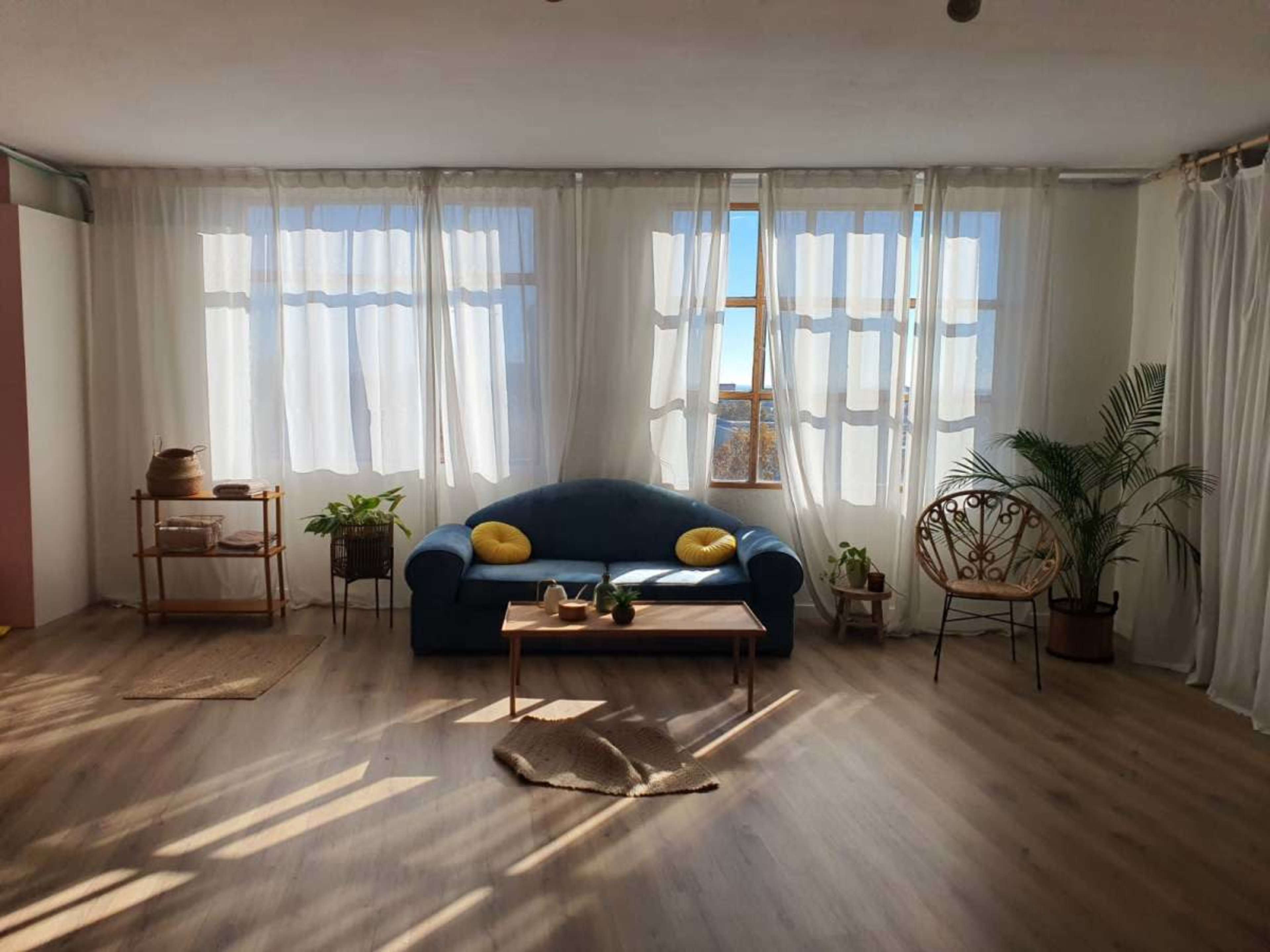 Loft industrial con mucha luz natural y personalidad Imagen en , Badalona, B