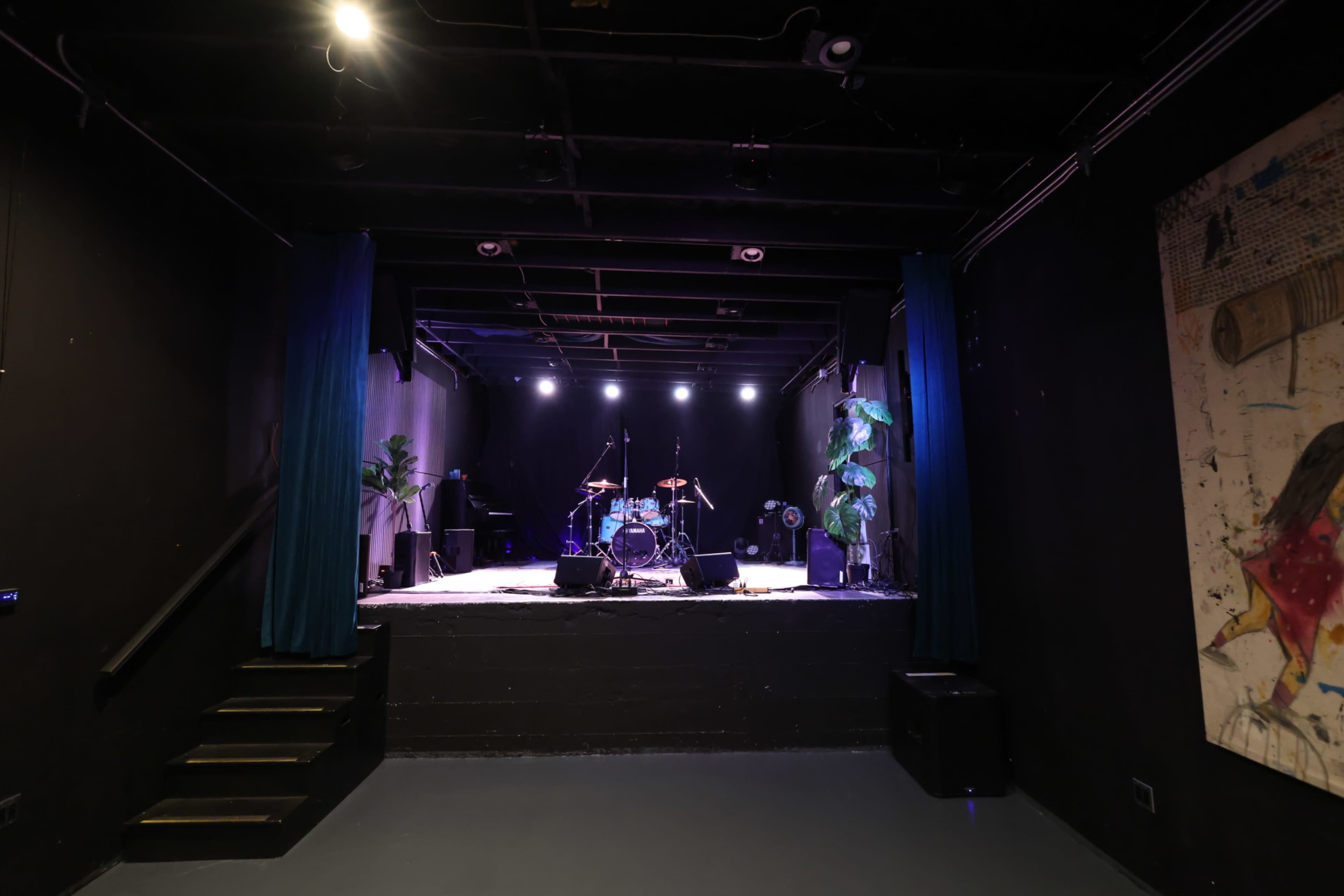 Film & Photo Black Box Studio in Hermosa Beach — Flexible Space for Production Teams Image in Hermosa Beach, Hermosa Beach, CA