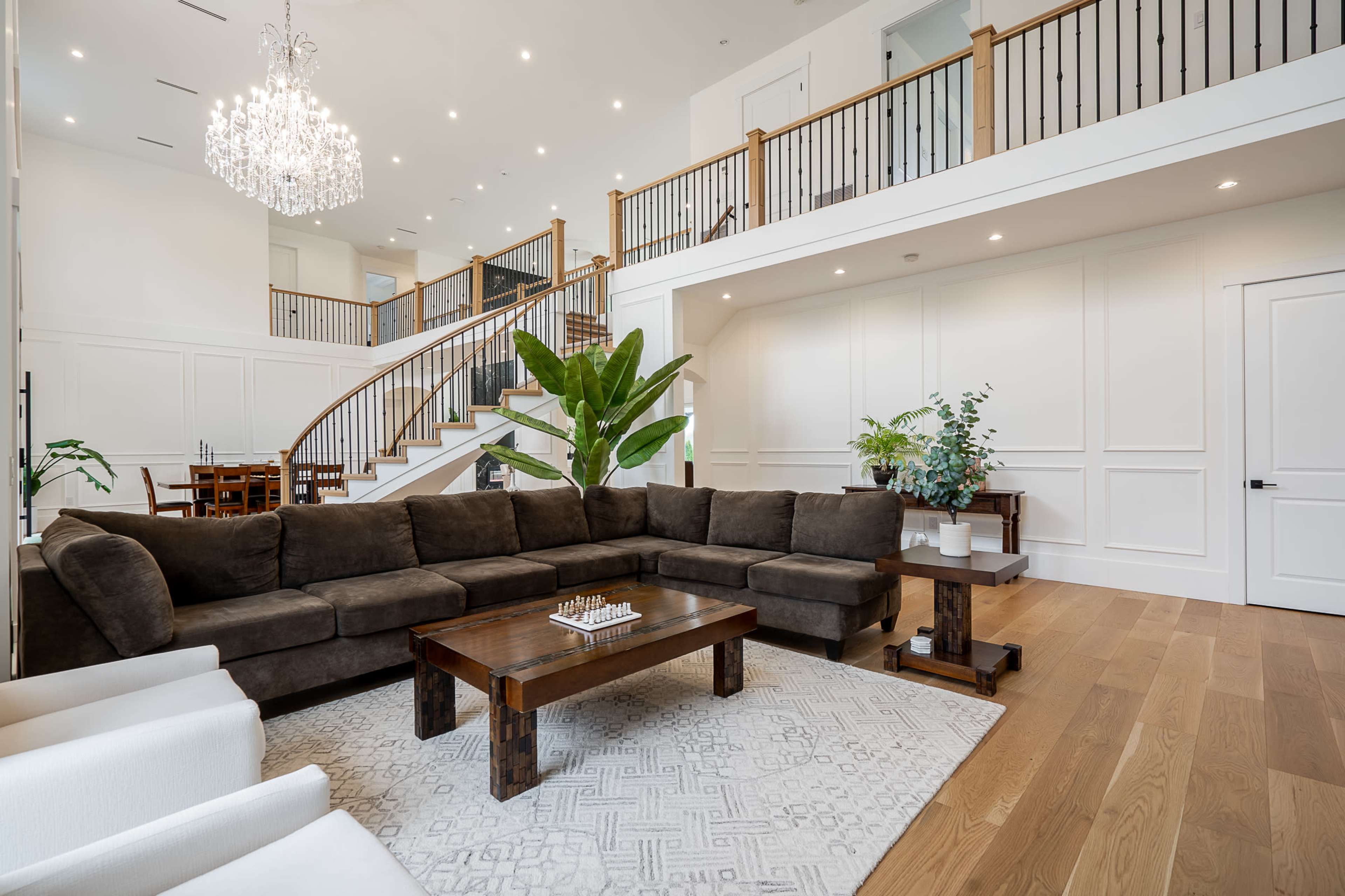 Elegant Designer Home with Spacious Layout and Natural Light in Langley, BC Image in Langley, Langley, BC