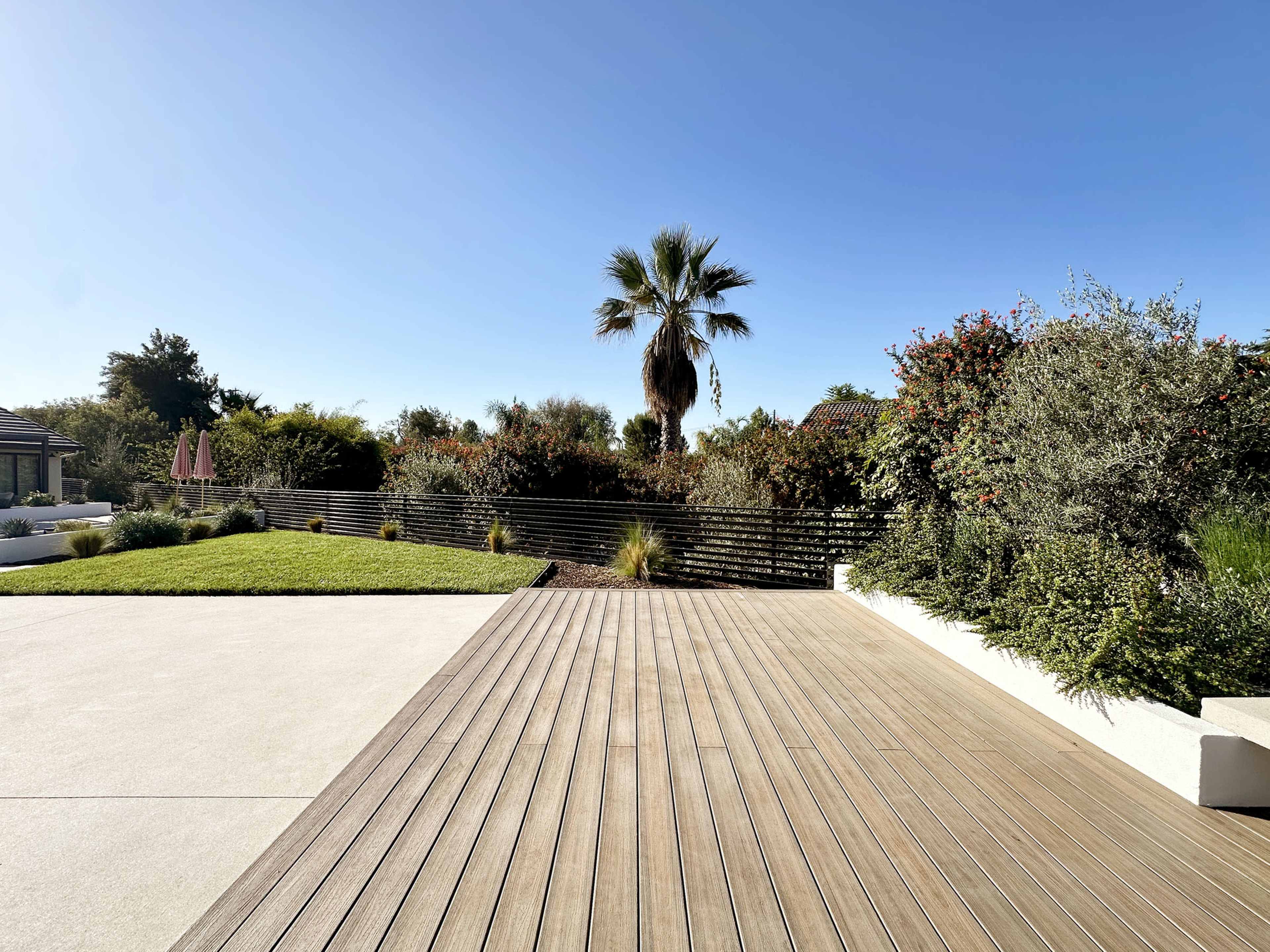 Modern Sophisticated Backyard Image in Walnut, Walnut, CA