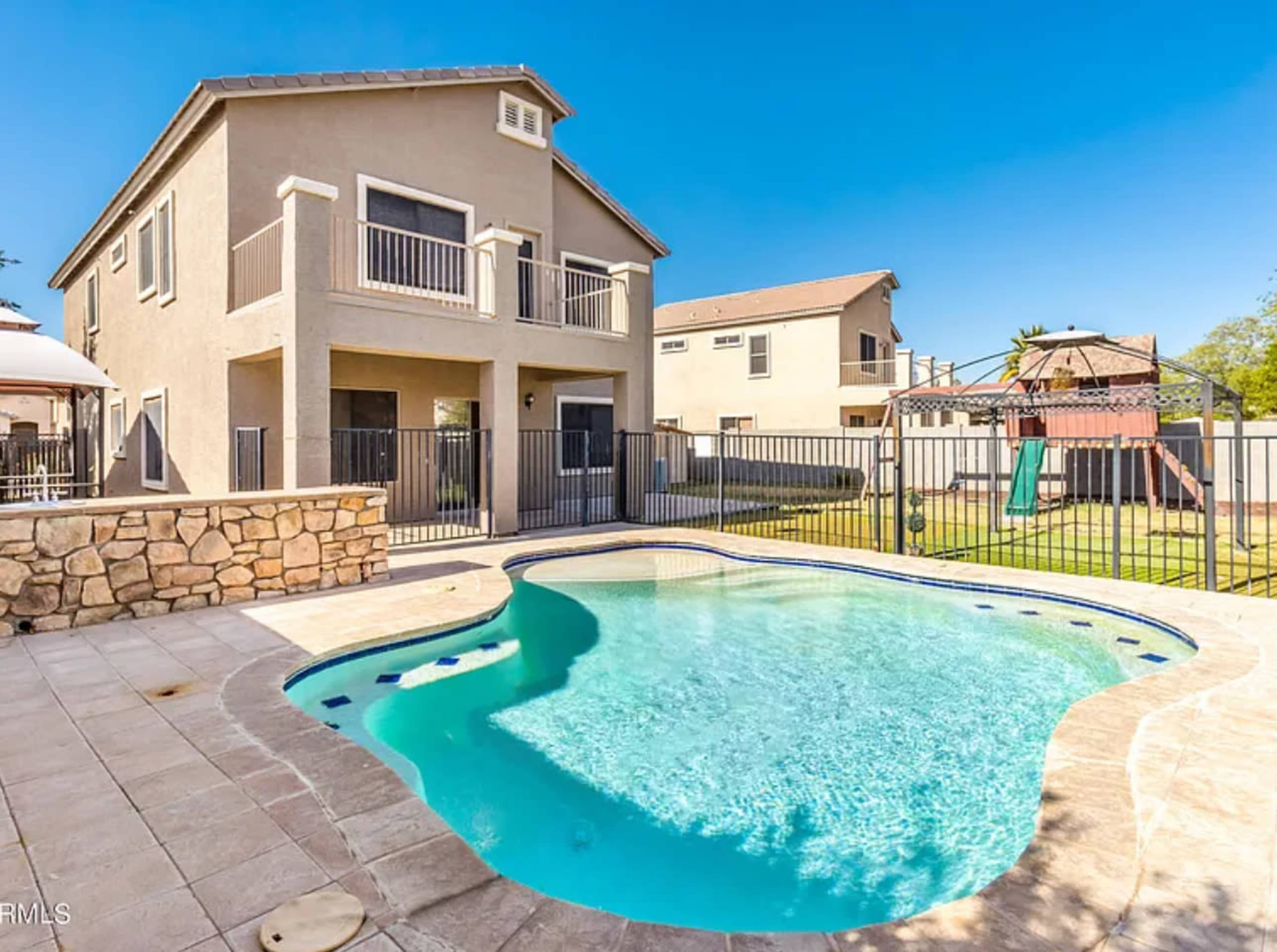 Spacious Yard with Turf & Pool – Ideal for Any Occasion! Image in Casa Grande, Casa Grande, AZ