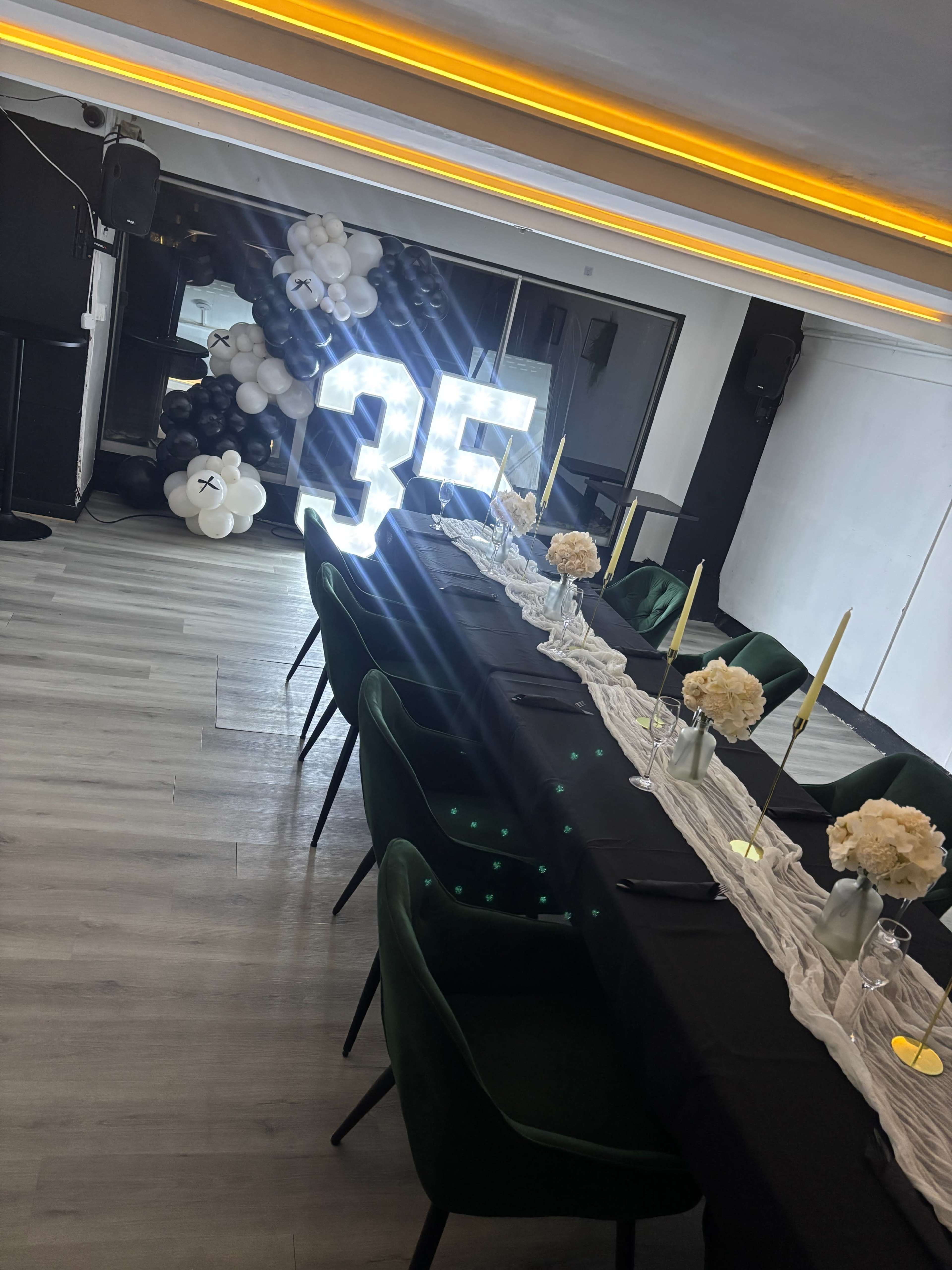 Cozy, Inviting Two-Level Kitchen and Bar in Streatham Image in Lambeth, London, ENG