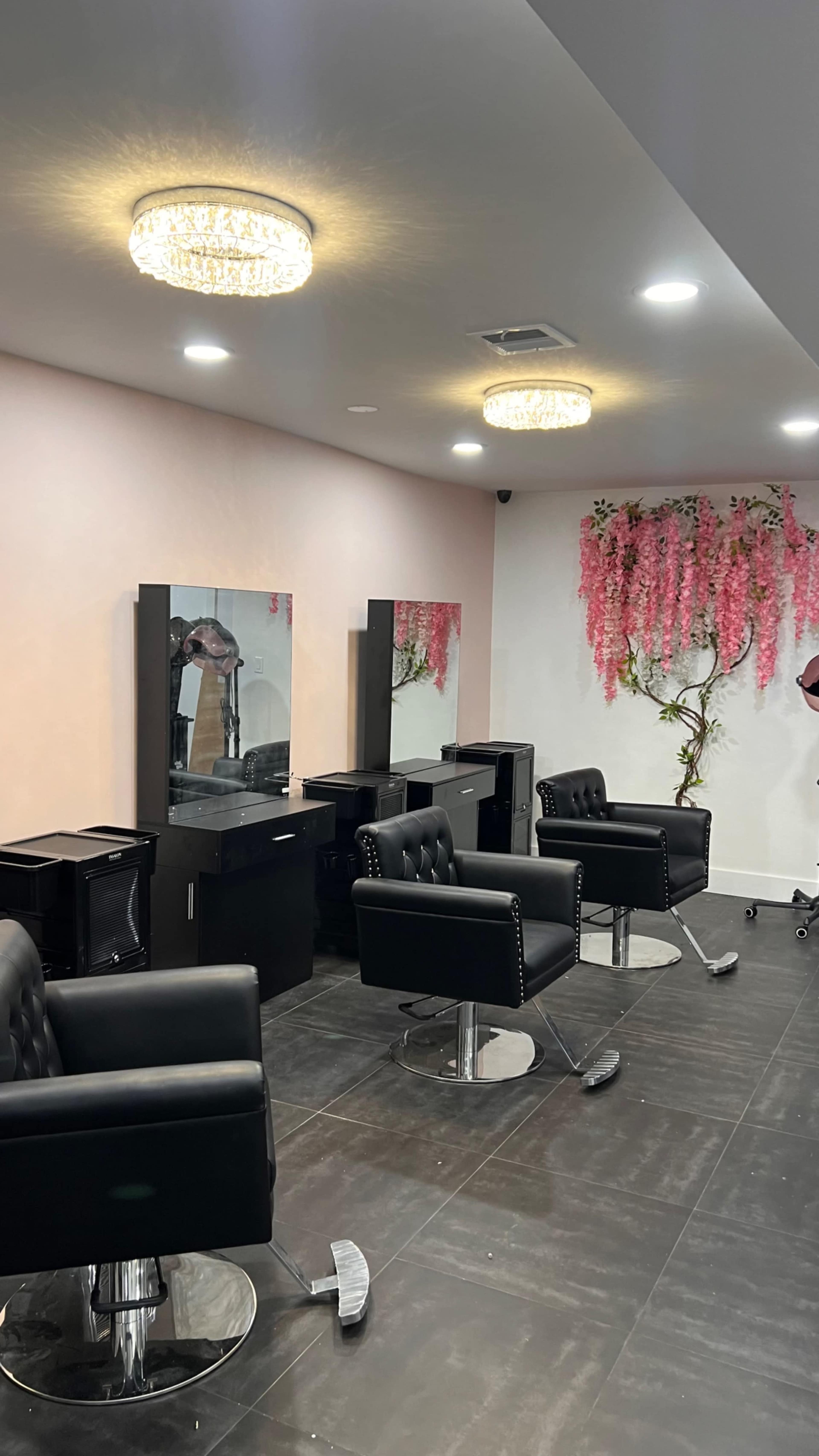 Boutique Salon Space Image in Little Haiti, Brooklyn, NY