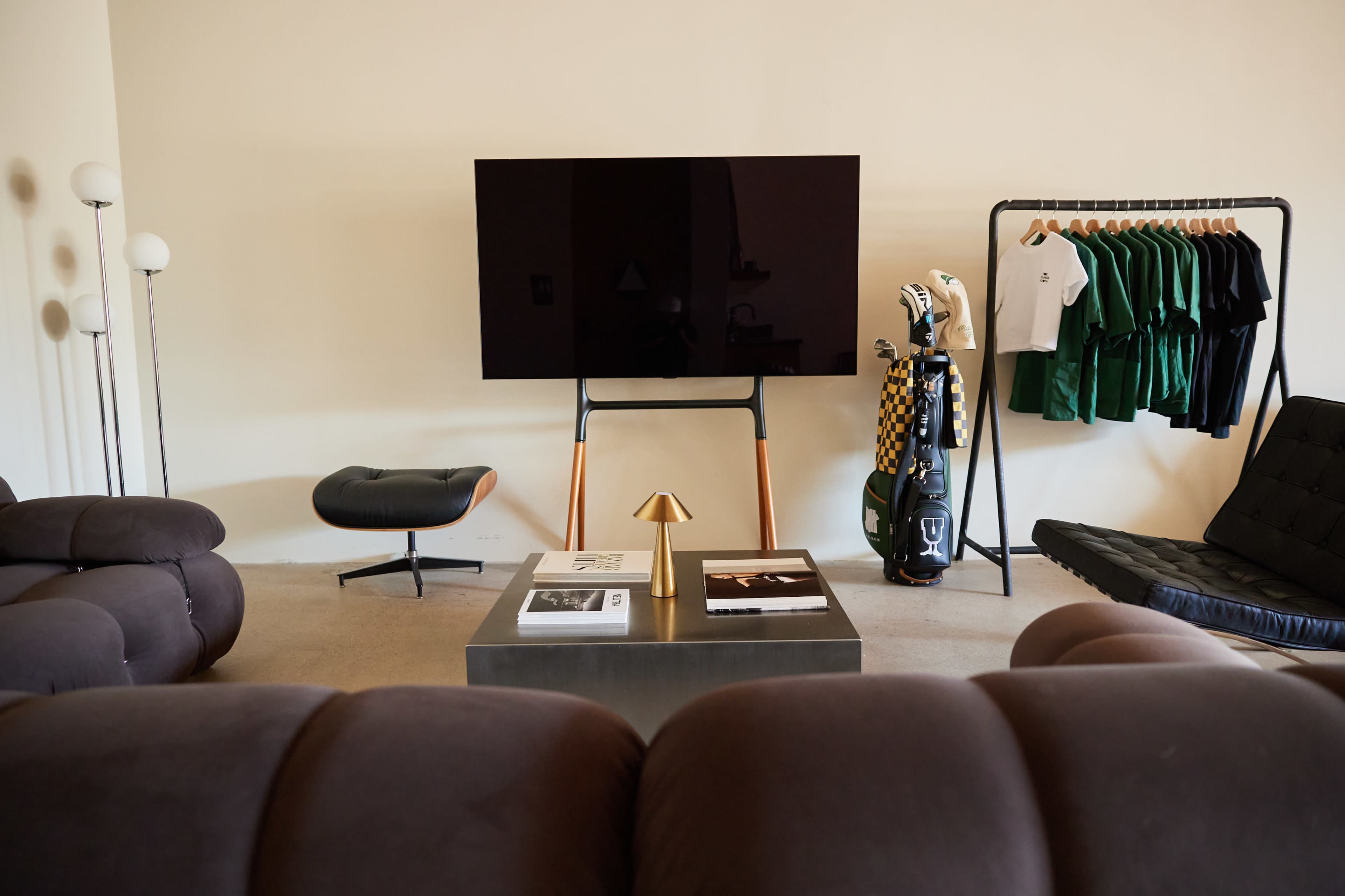 Urban Studio with Chic Furniture & Flex Space Image in Westside Costa Mesa, costa mesa, CA