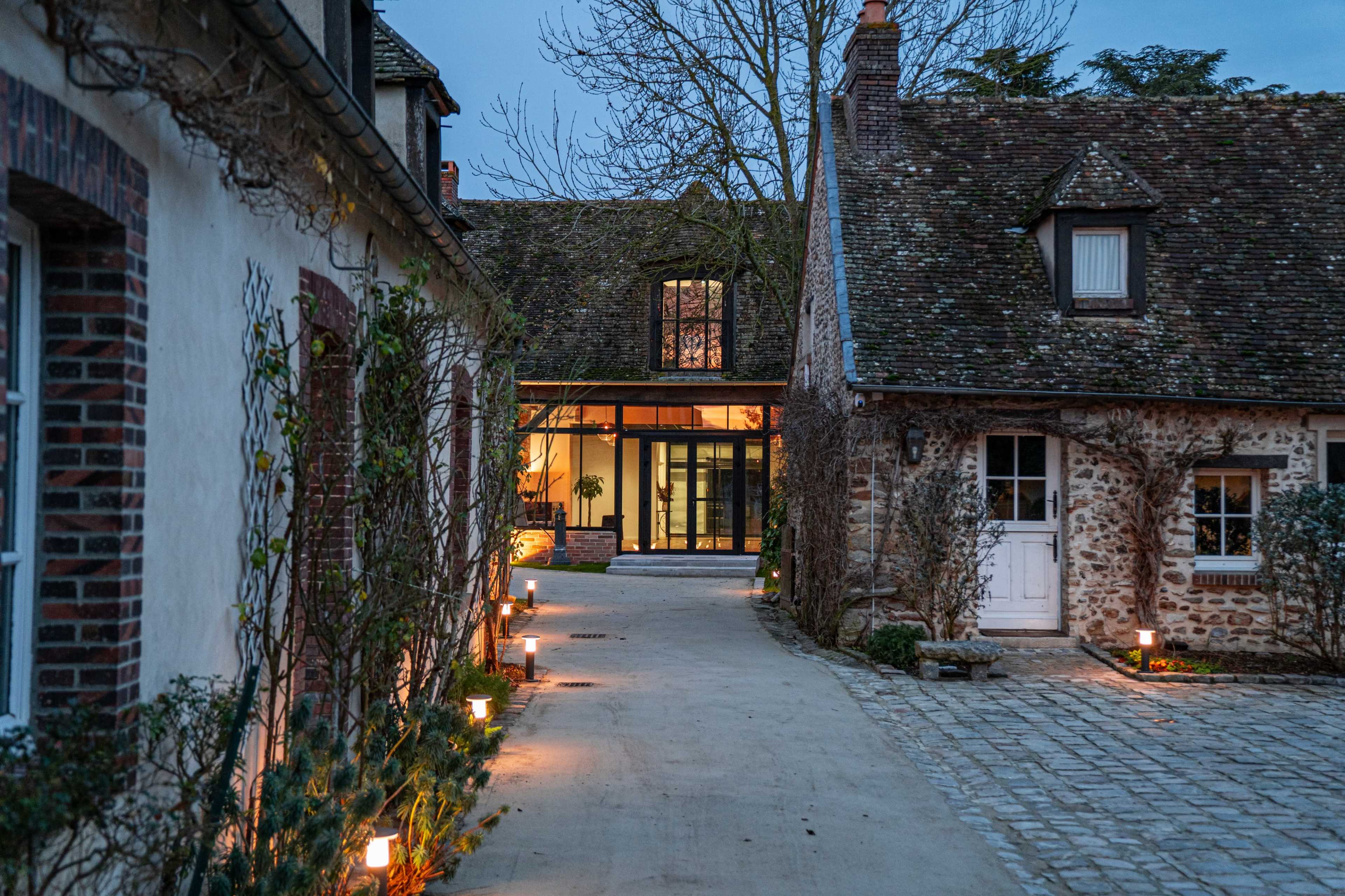 Maison de campagne chaleureuse pour séminaires, événements, tournages et shootings près de Paris Image in , Houdan