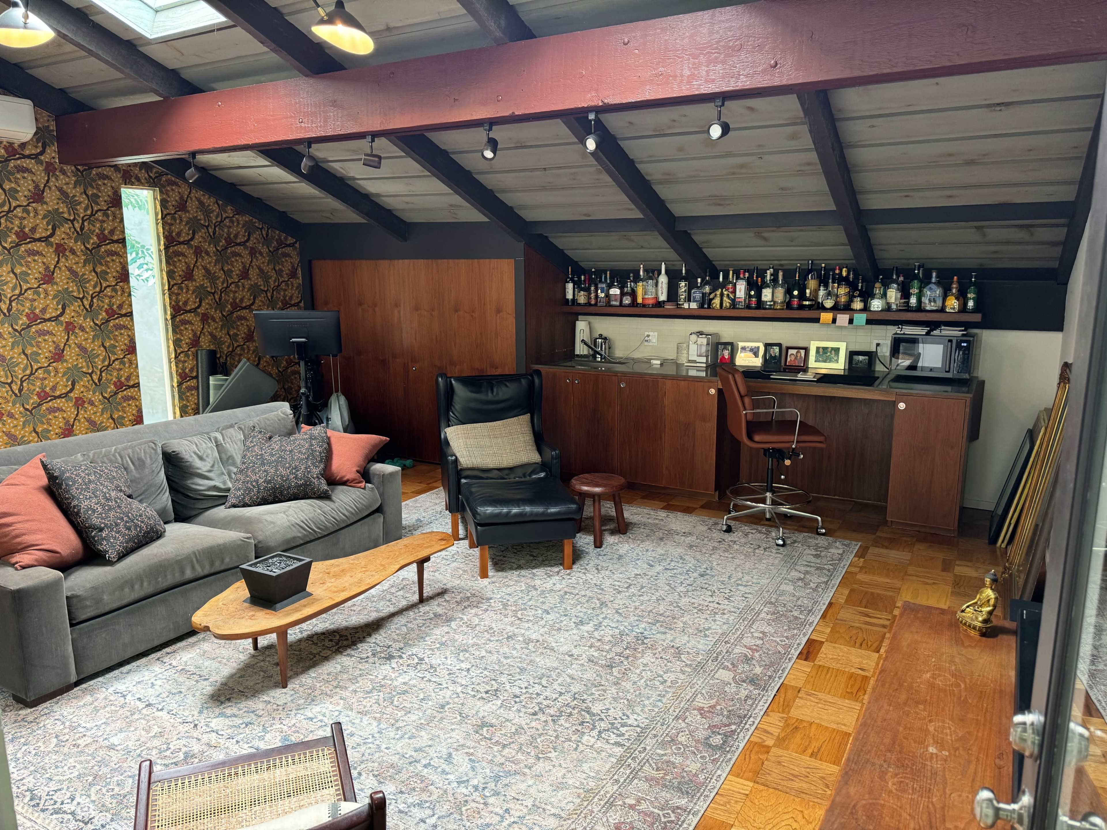 Unique Mid-Century Modern Post and Beam Home Image in Studio City, Studio City, CA