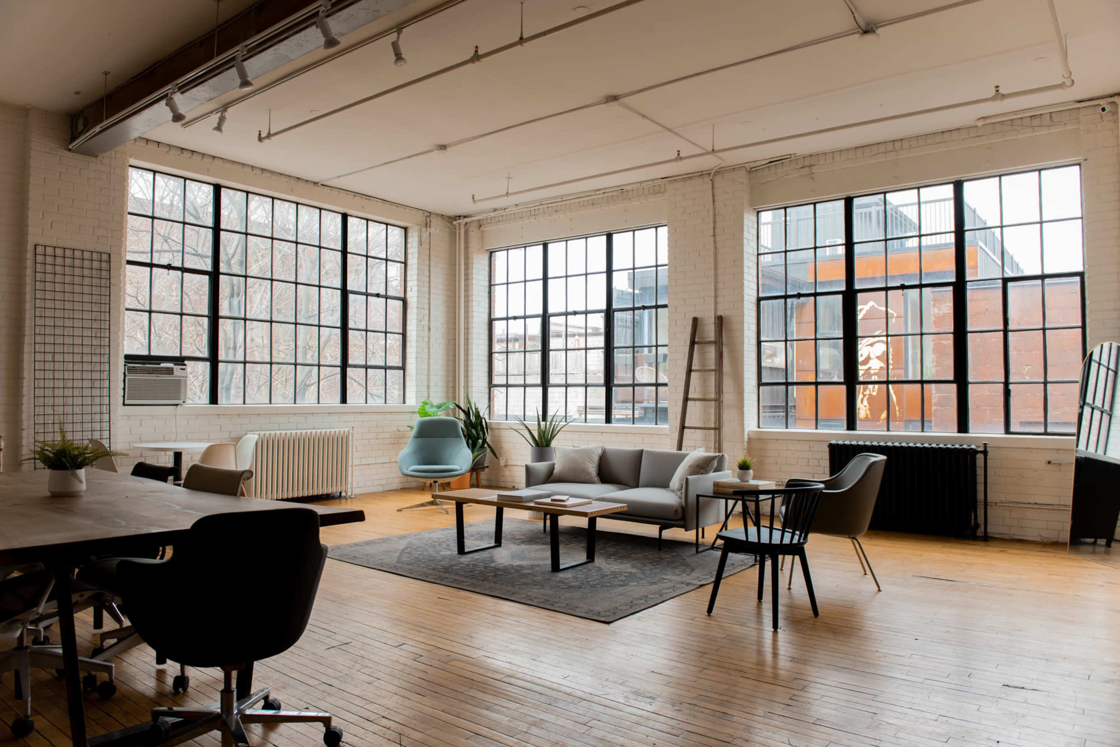 Central Downtown Loft Studio Image in Niagara, Toronto, ON