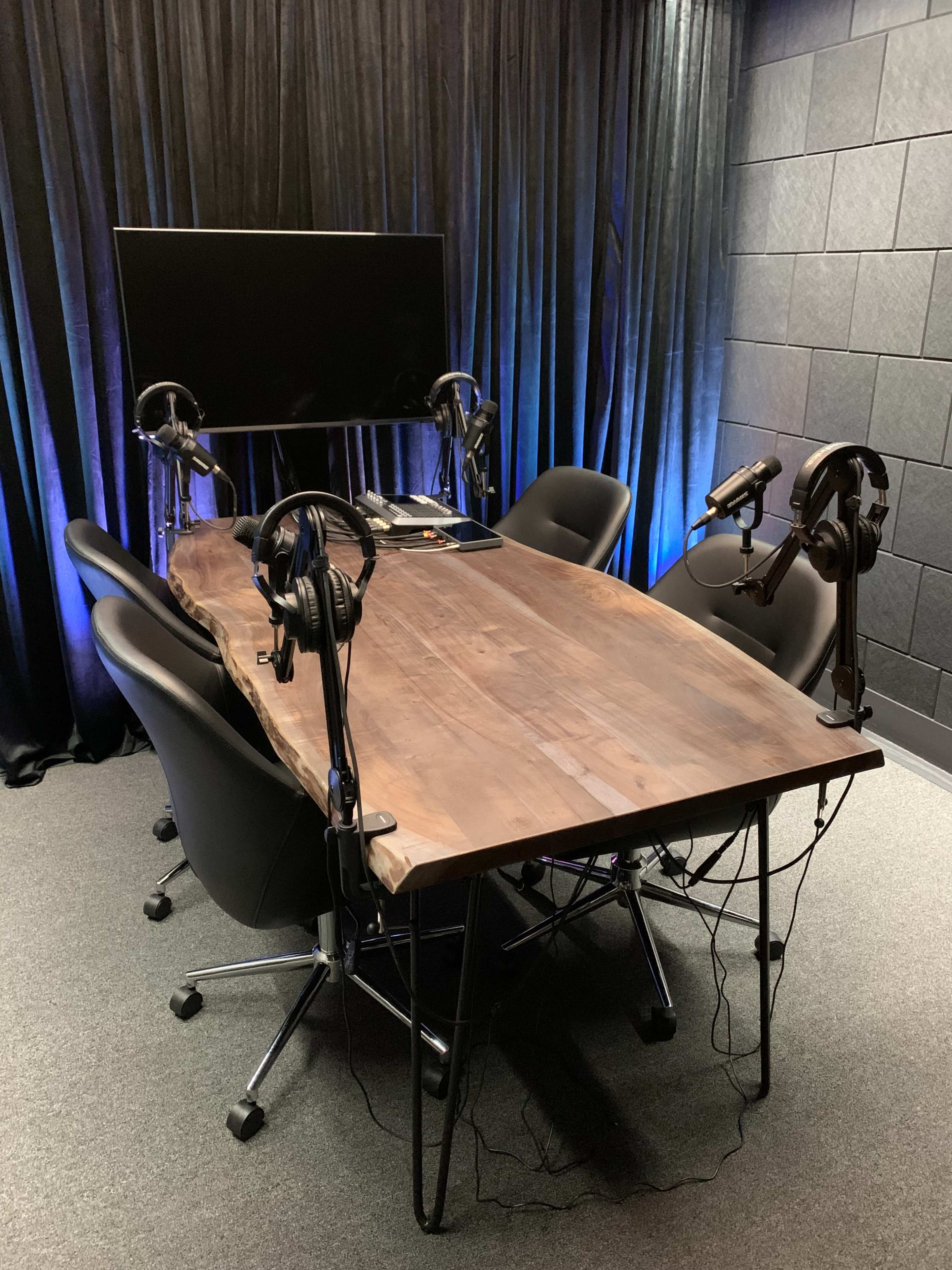 Modern Self Service Podcast Recording Studio Image in Deerfield Beach, Deerfield Beach, FL