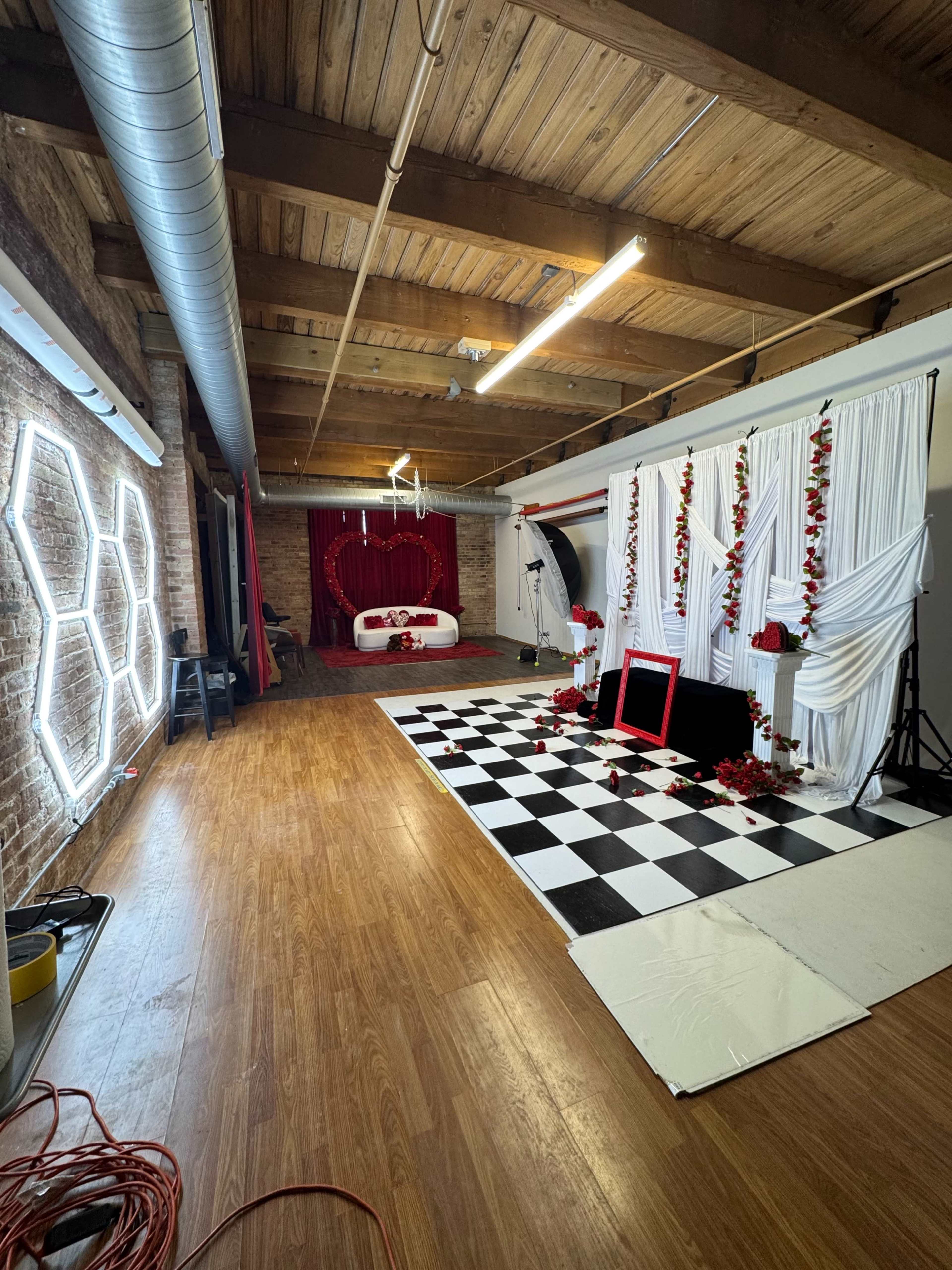 16ft White Cyc Wall + Creative Sets & LED Light Wall Image in Garfield Park, Chicago, IL