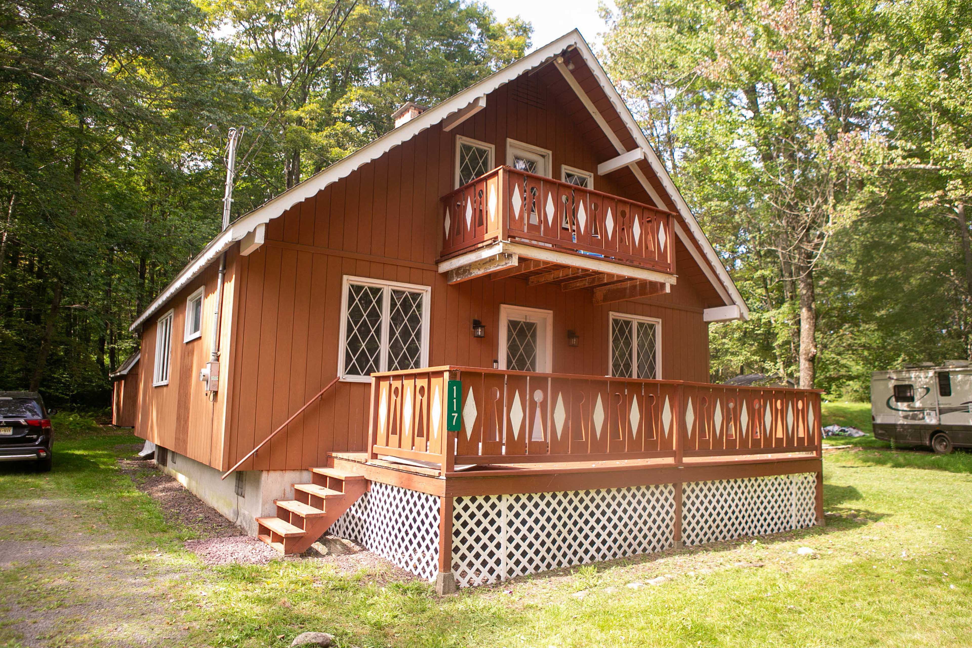 Cozy Sunken Fire Place Cabin Chalet Image in Tobyhanna Township, Pocono Lakes, PA