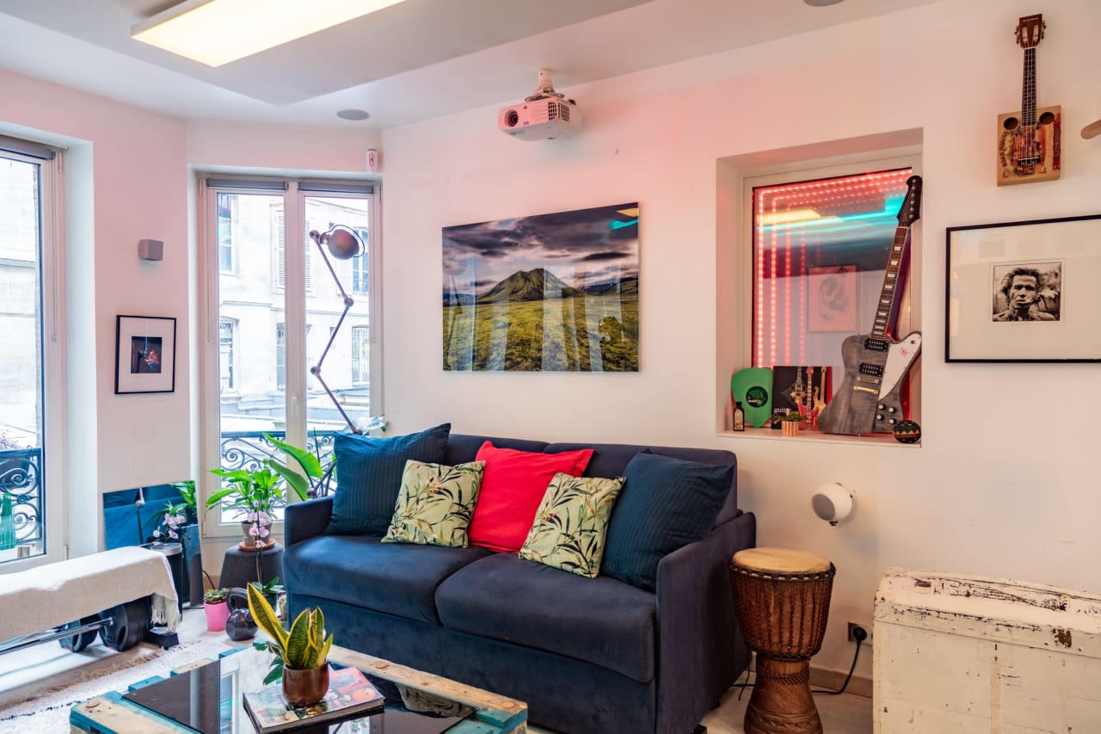 Refuge artistique & studio créatif immersif — Musique, image & production — Paris 10 Image in Porte-Saint-Martin, Paris