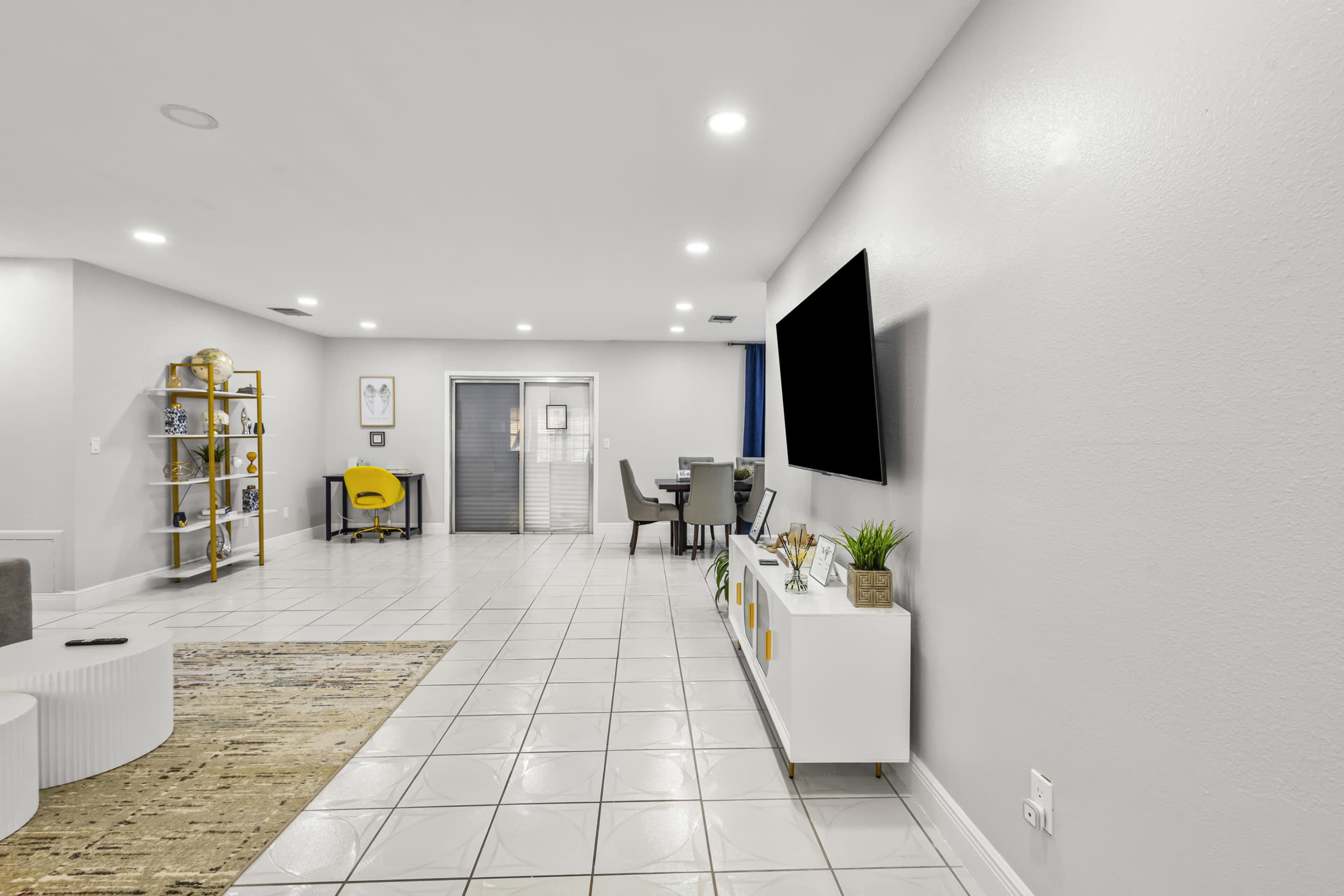 Bright & Spacious Florida Home Image in Florida Ridge, Vero Beach, FL