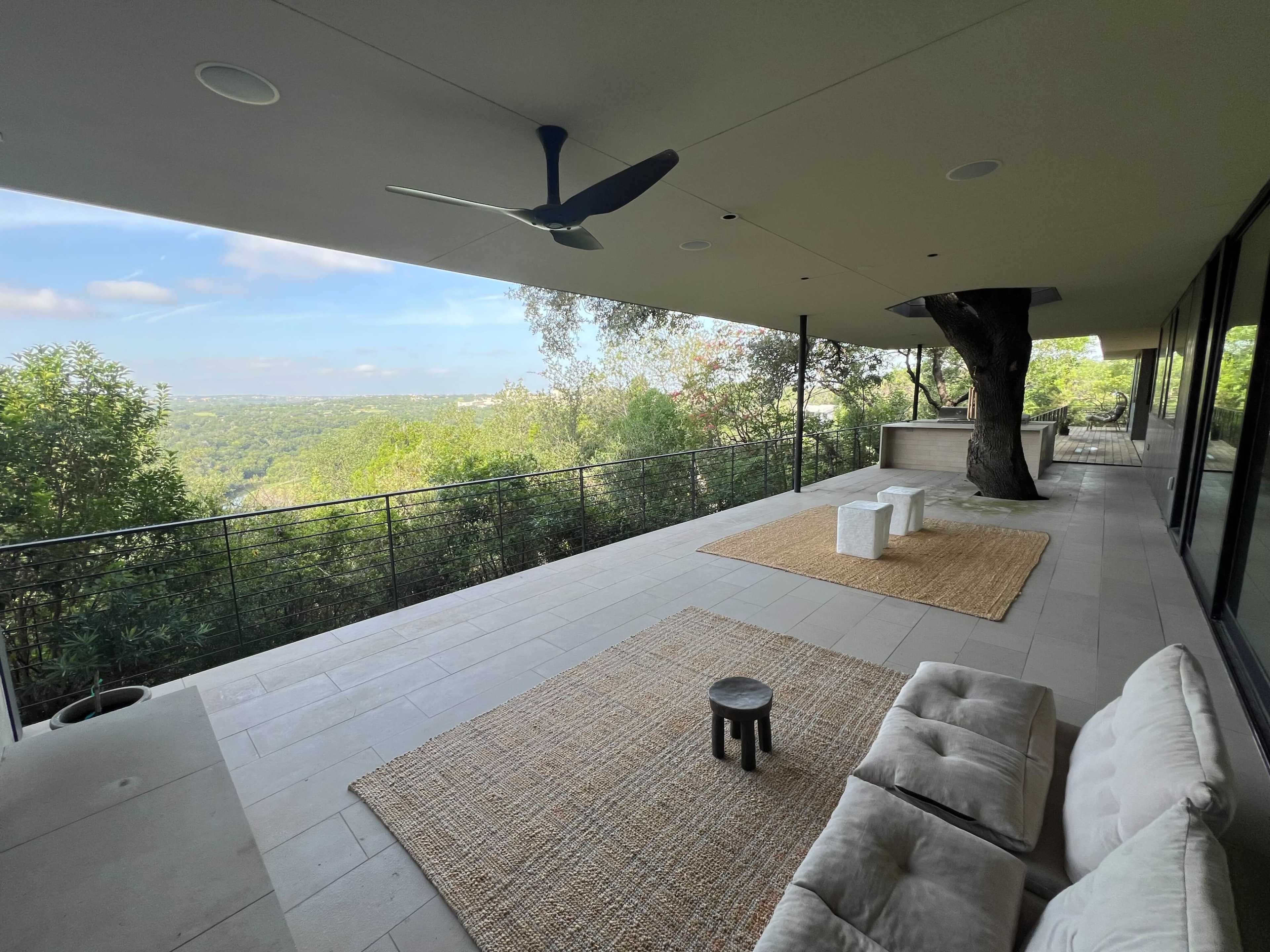 Scenic Property for Outdoor Photoshoots Image in Lost Creek, Austin, TX