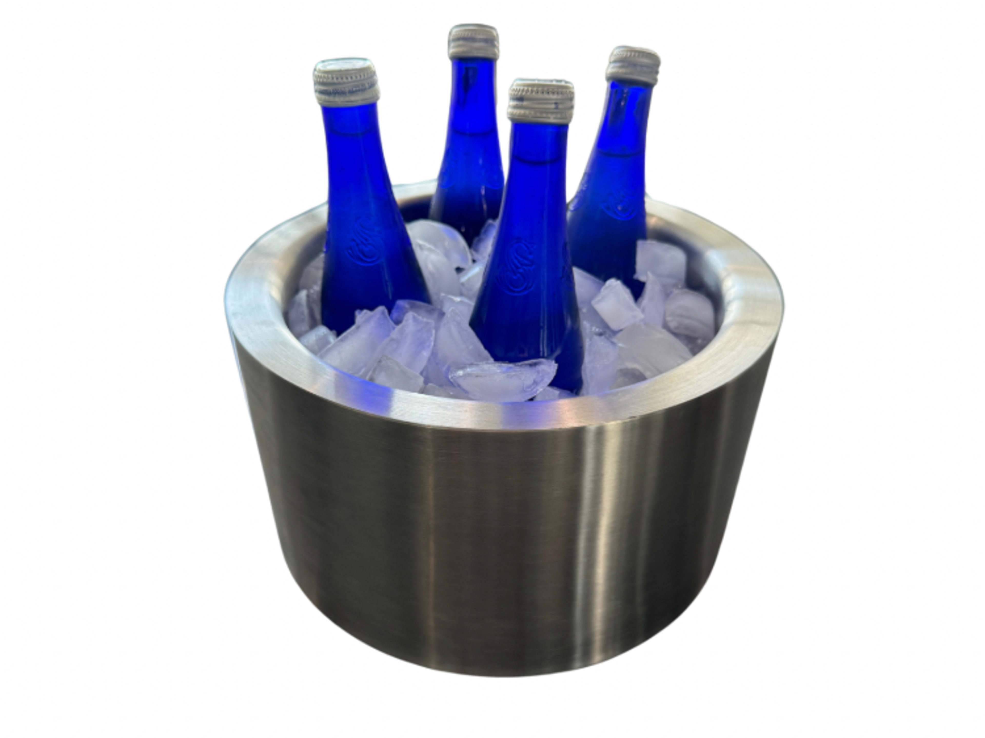 Ice cold Bucket of water / Saratoga 4 count 