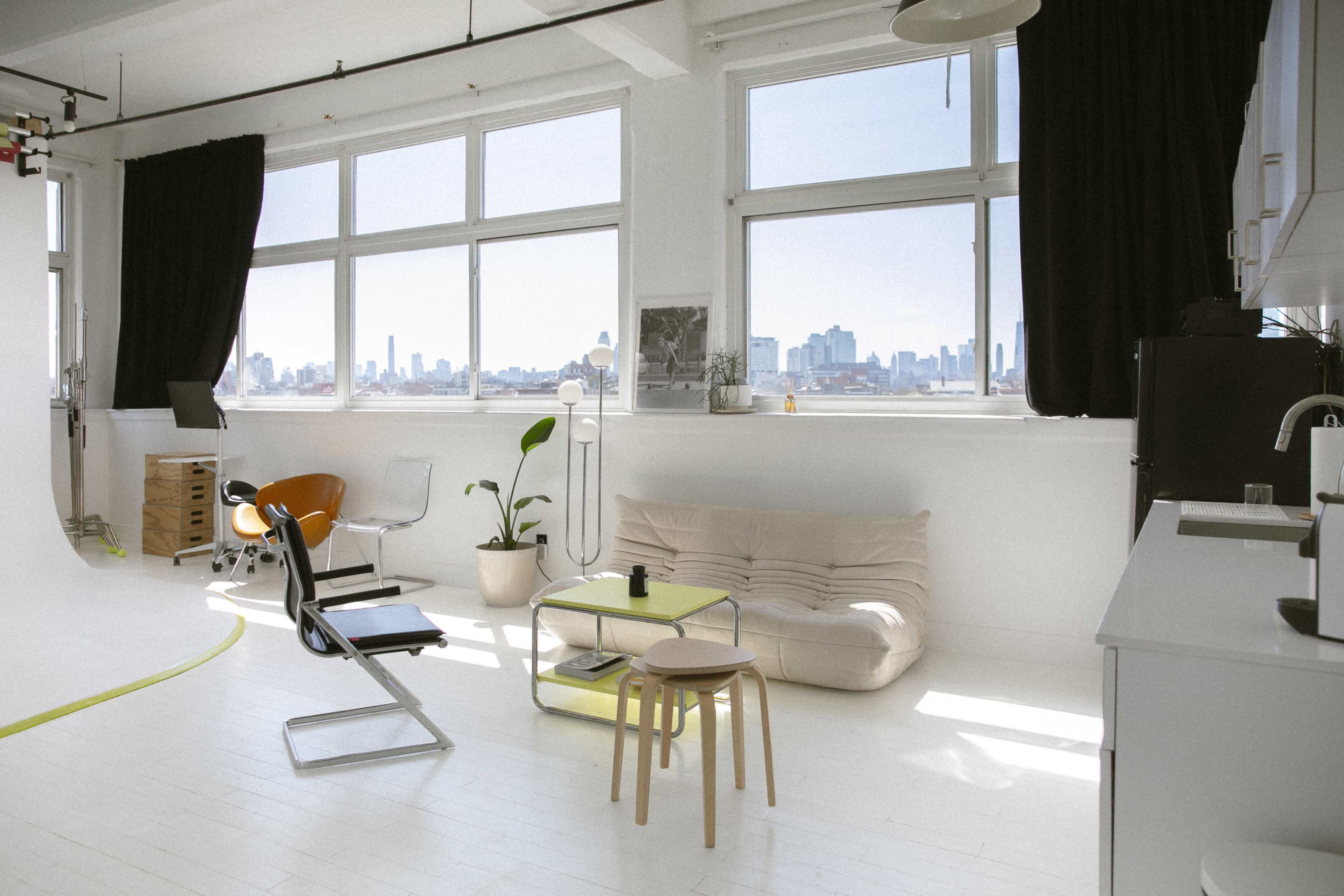 Spacious Minimalistic Cyclorama Photo Studio with lots of Natural Light, GREENPOINT Image in Greenpoint, Brooklyn, NY