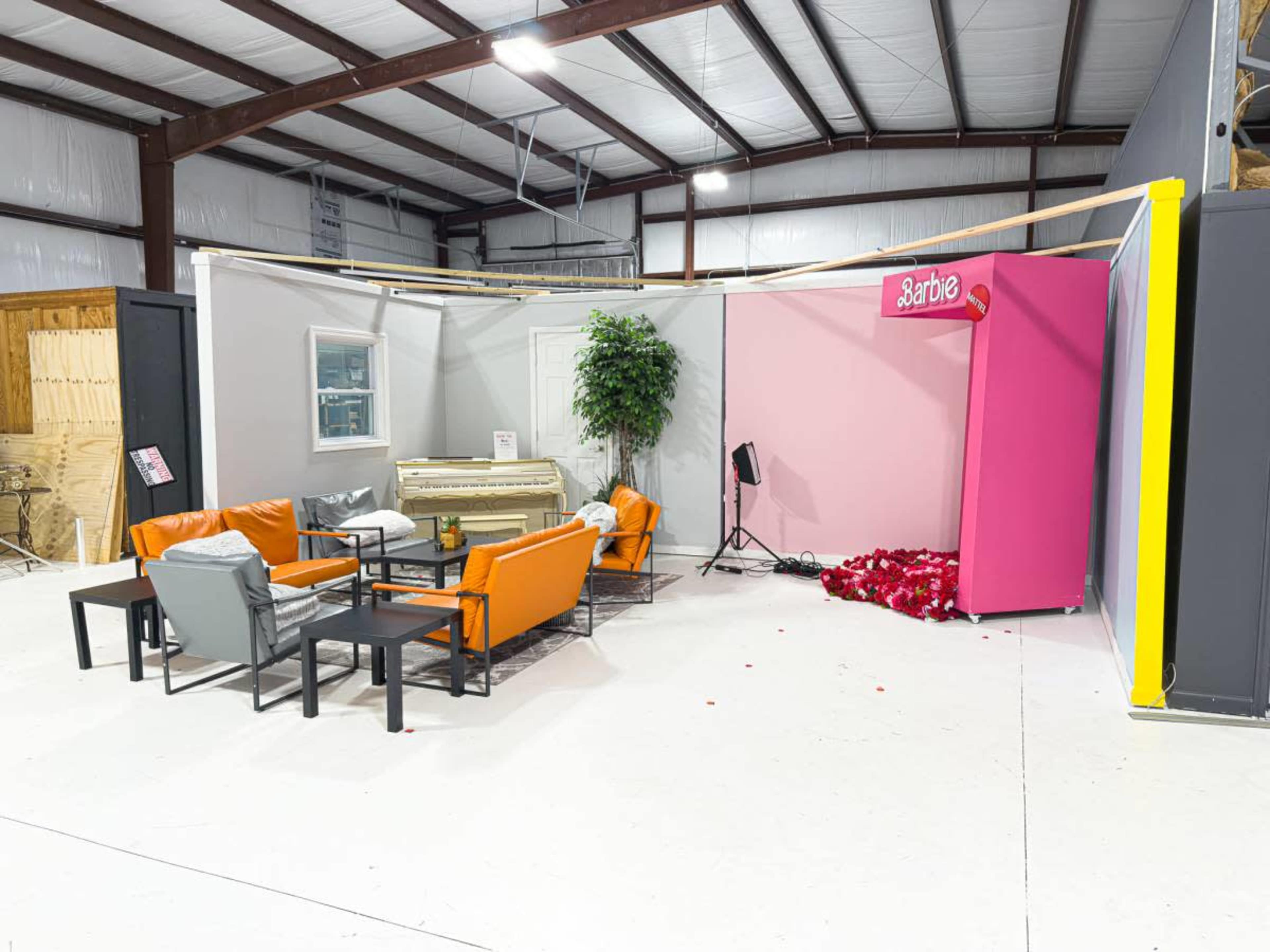 Large Cycloramic Photography / Videography/ Filmmaking Space Image in Huntsville, Huntsville, AL