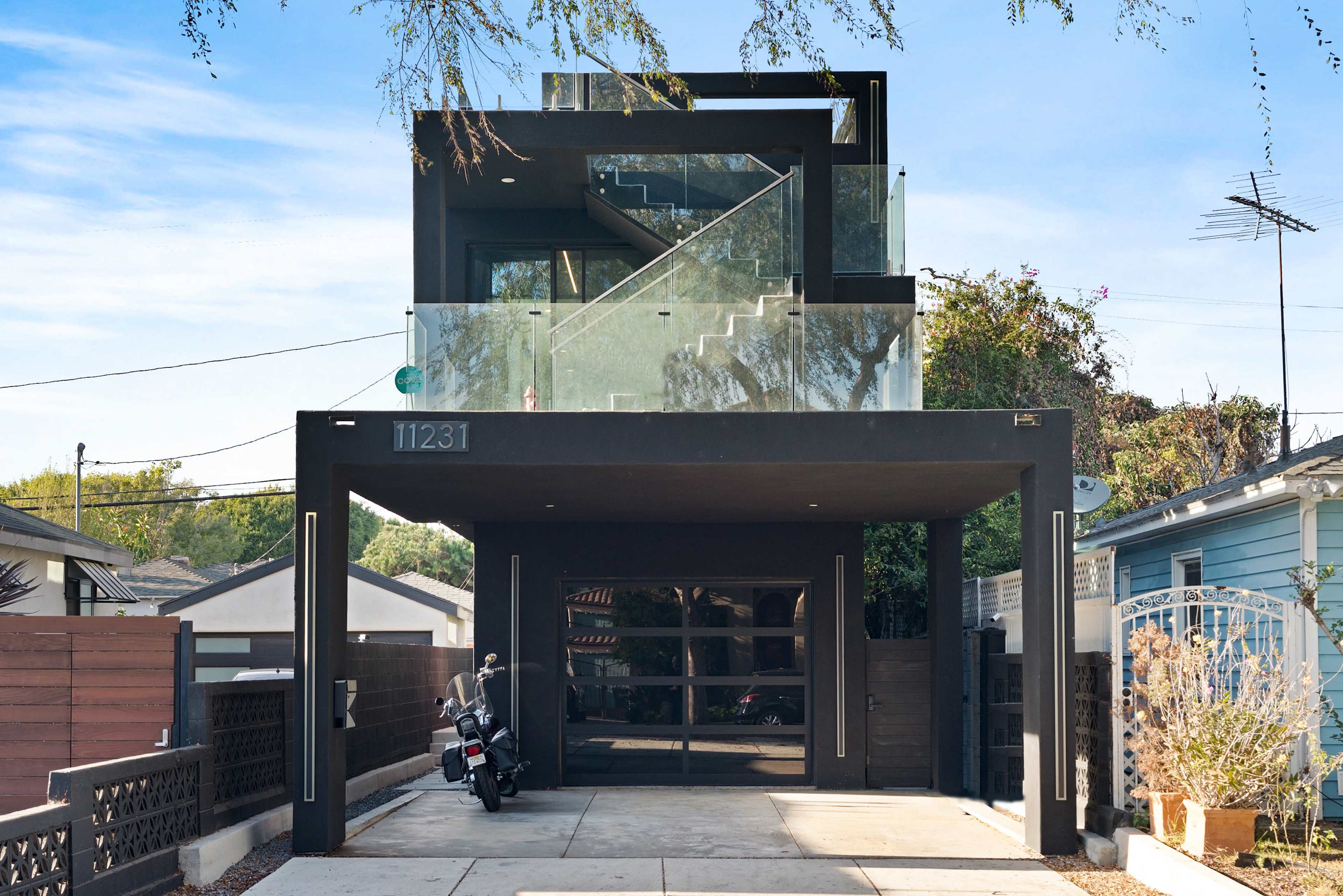 Modern Home in Culver City with basement Photo Studio and Rooftop Patio Image in Park West, Culver City, CA