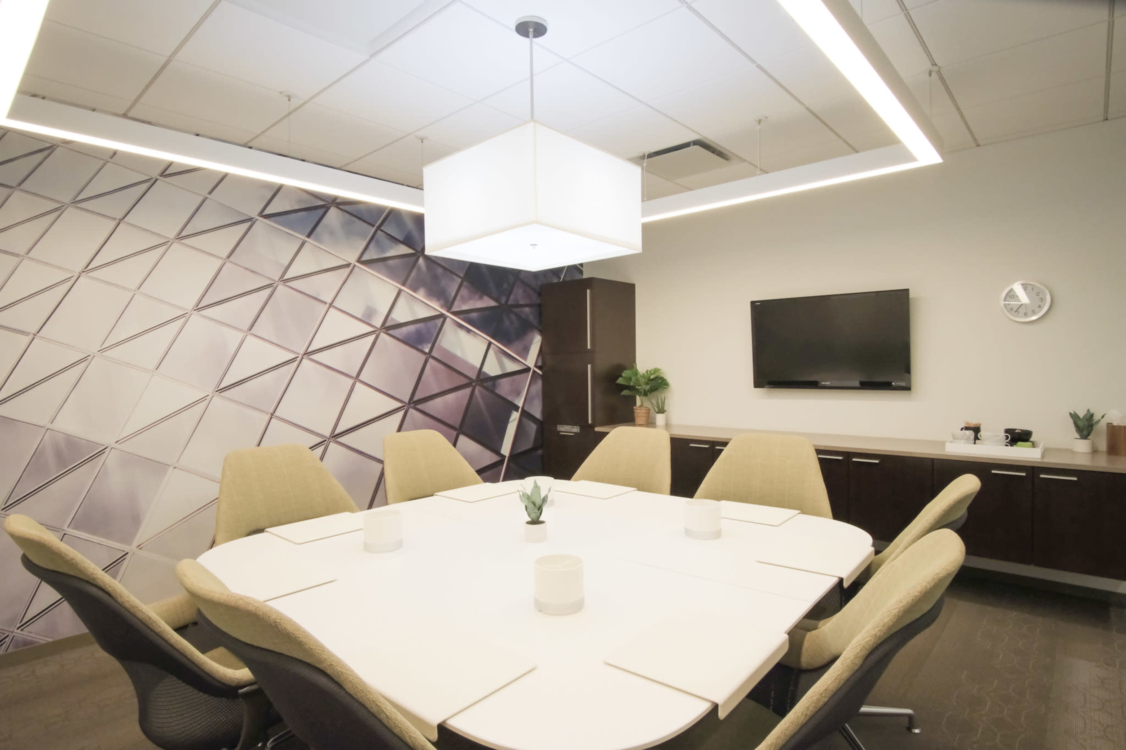 Executive Huddle Room Image in Schaumburg Township, Schaumburg, IL