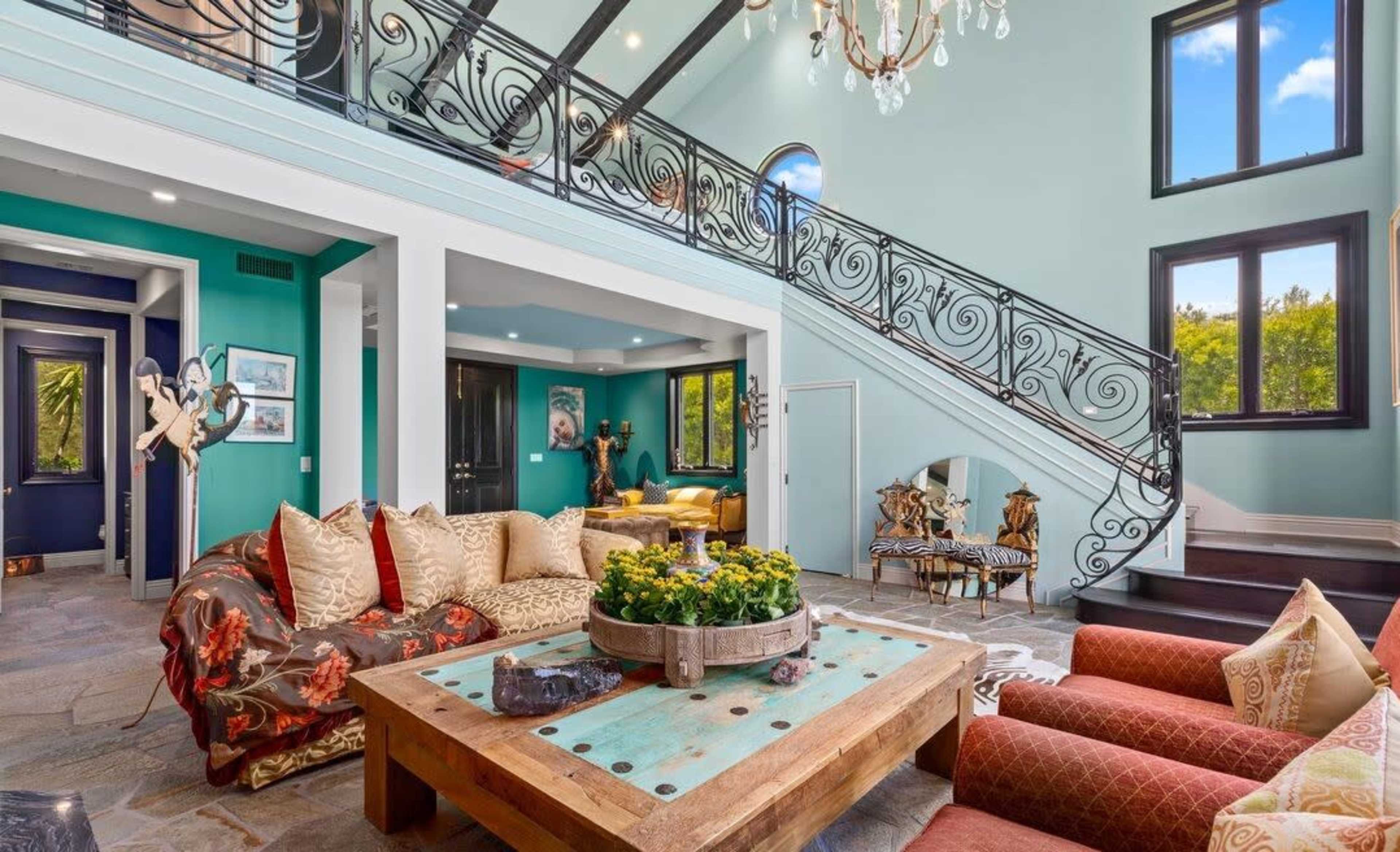 VIVID RANCH ESTATE: POOL, MOUNTAINS & ARTFUL COLOR Image in Malibu Highlands, Malibu, CA