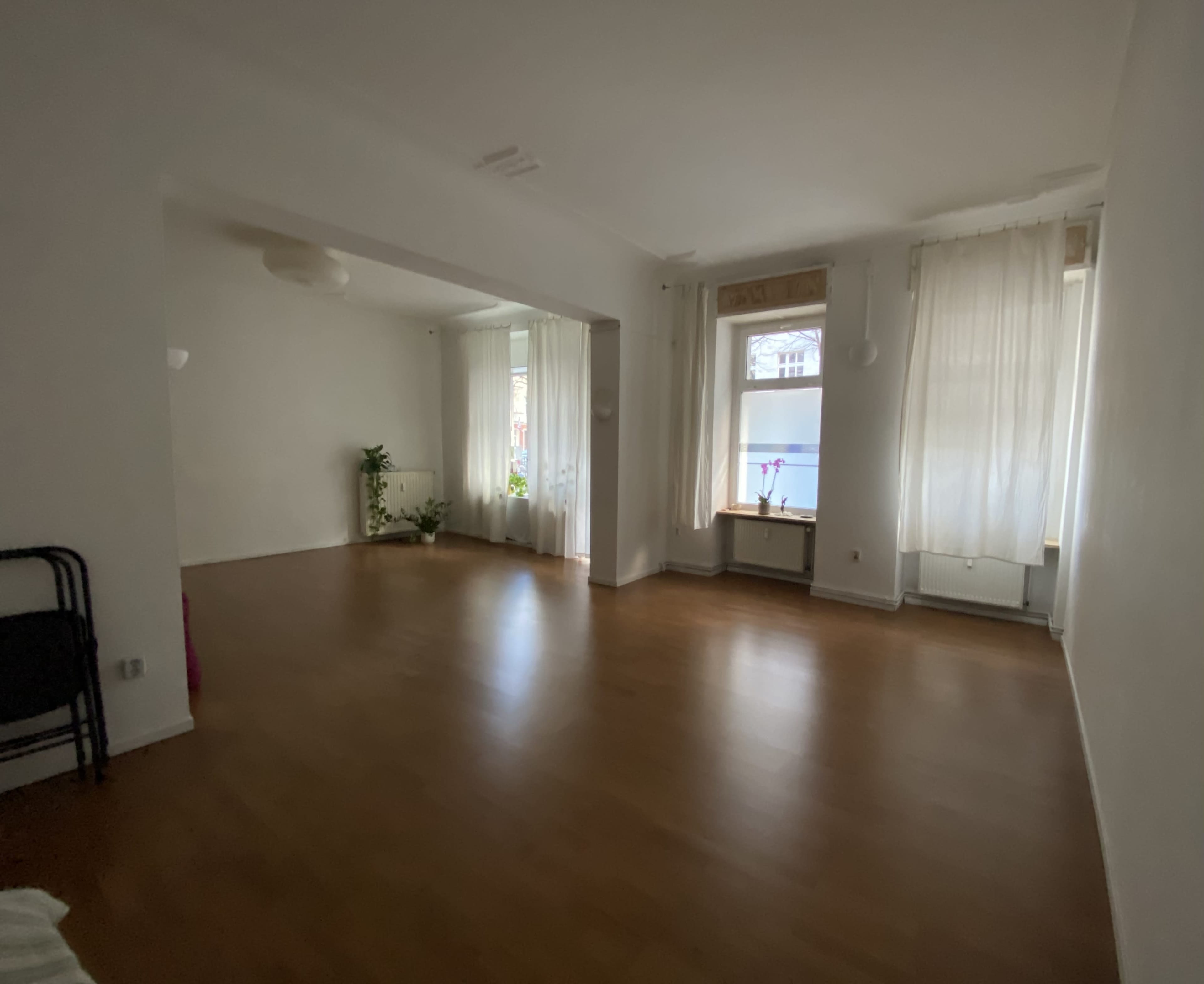 Bright Natural Light Studio in Alt-Treptow – Near Kreuzberg & NeuköllnUm Image in Alt-Treptow, Berlin