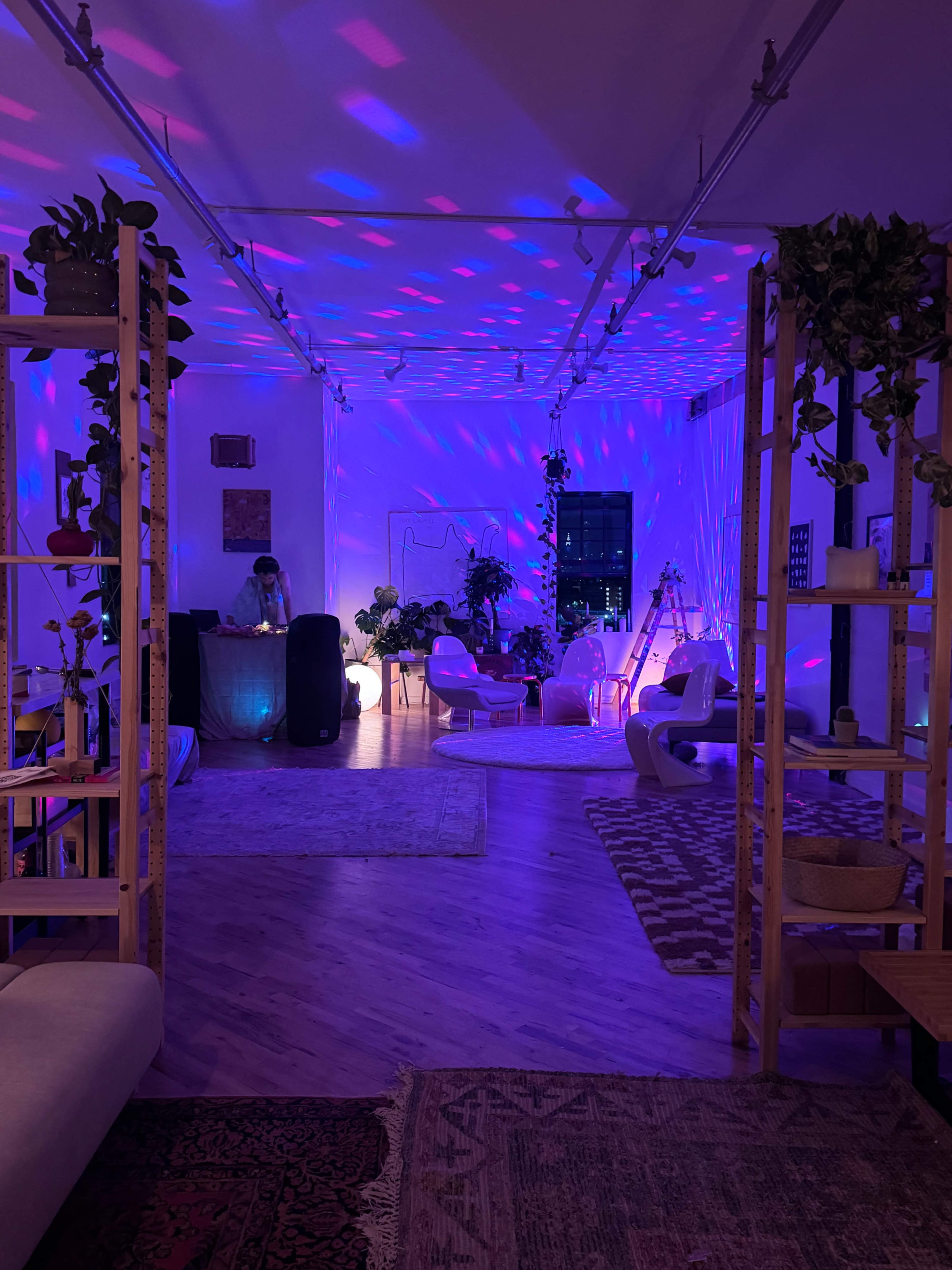 Light-Filled Yoga &  Art Studio Image in Dumbo, Brooklyn, NY