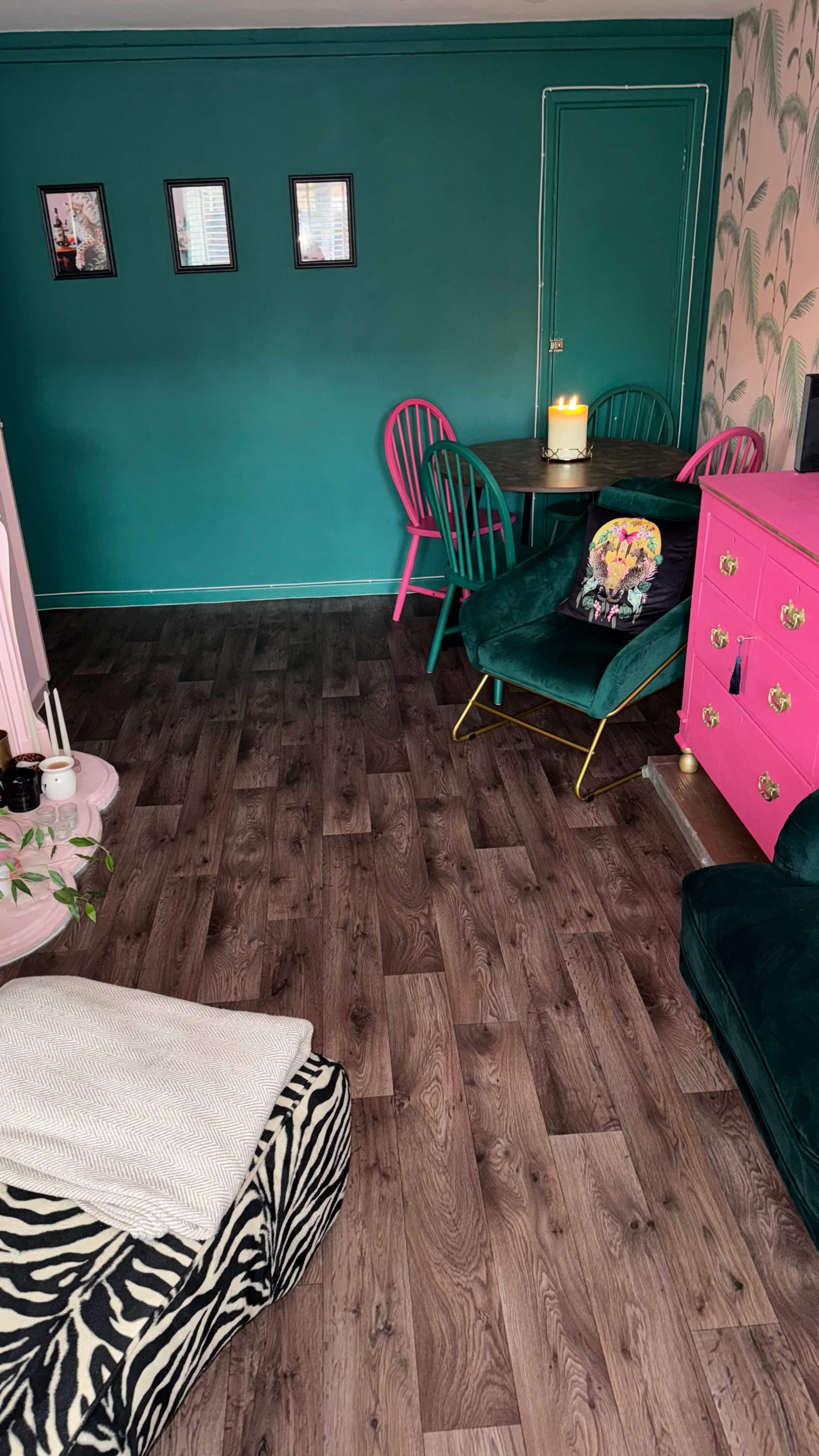 Maximalist Jungle-Meets-Barbiecore Lounge Near London Image in Cheshunt, Hertforshire, ENG