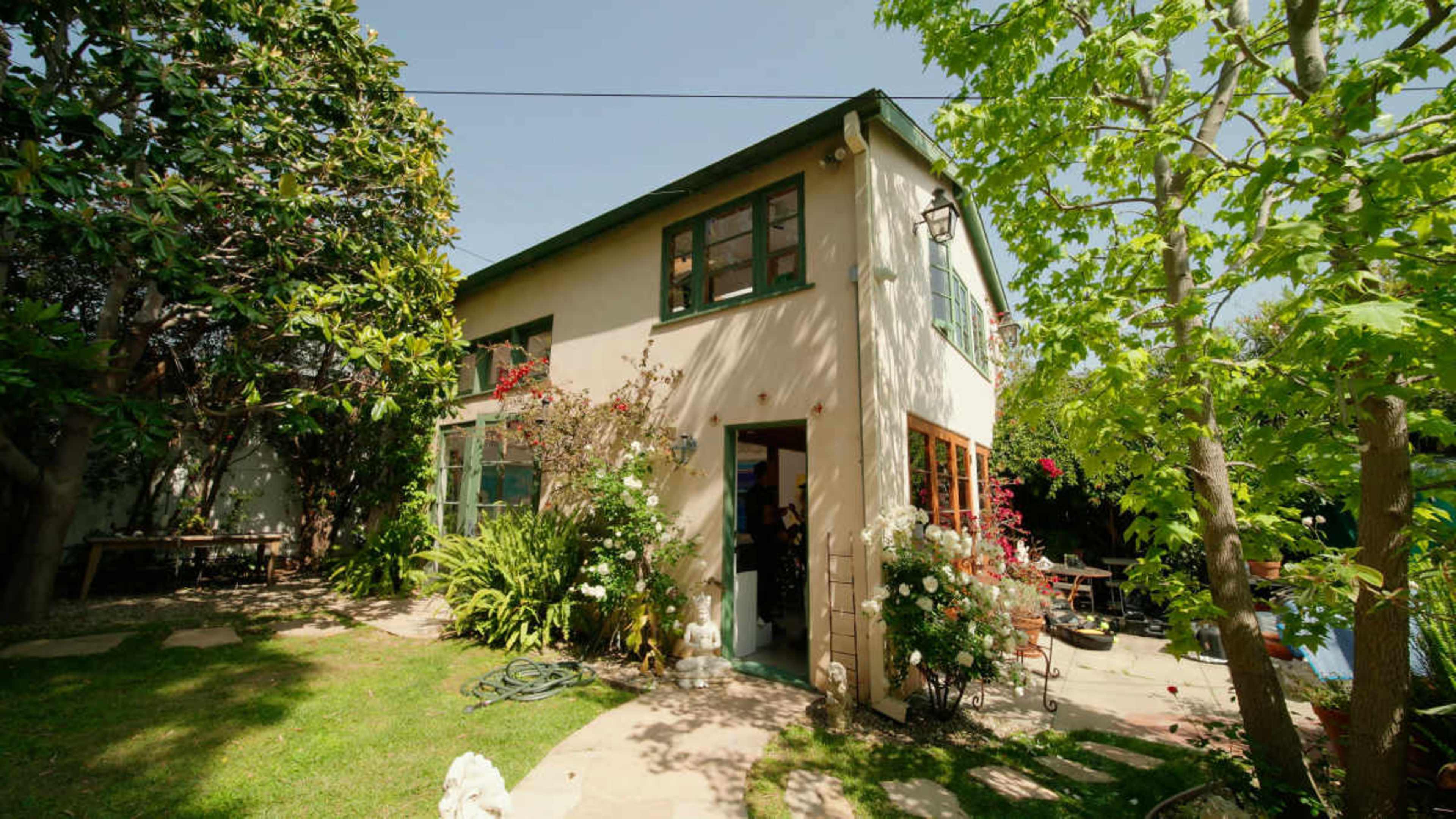 Romantic Eclectic Spanish-Style Bungalow including Large Private Lush Outdoor Garden Space Image in Mar Vista, Los Angeles, CA