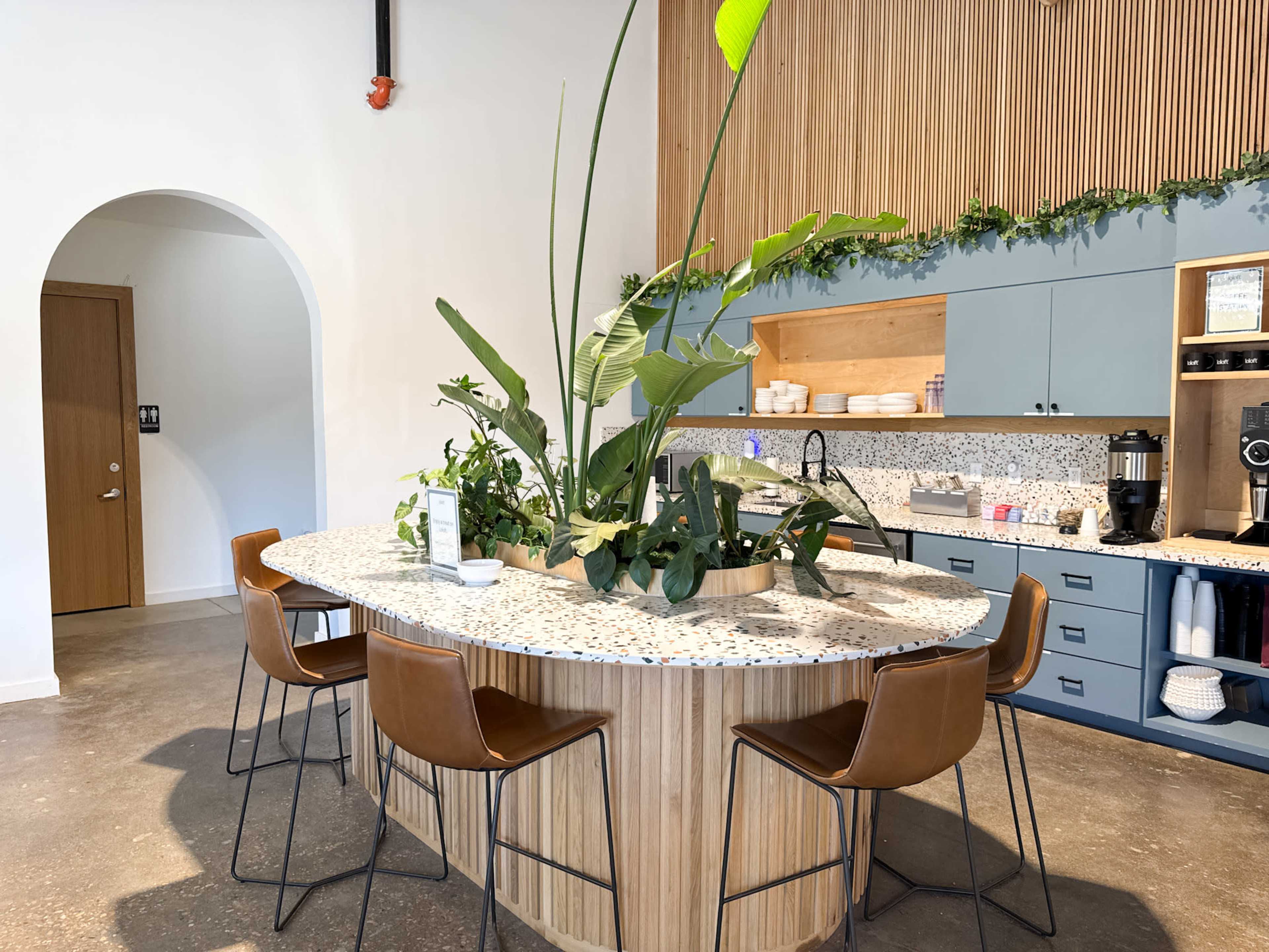 Downtown Rogers, fully furnished and equipped Meeting Room for up to 16 people Image in Rogers, Rogers, AR