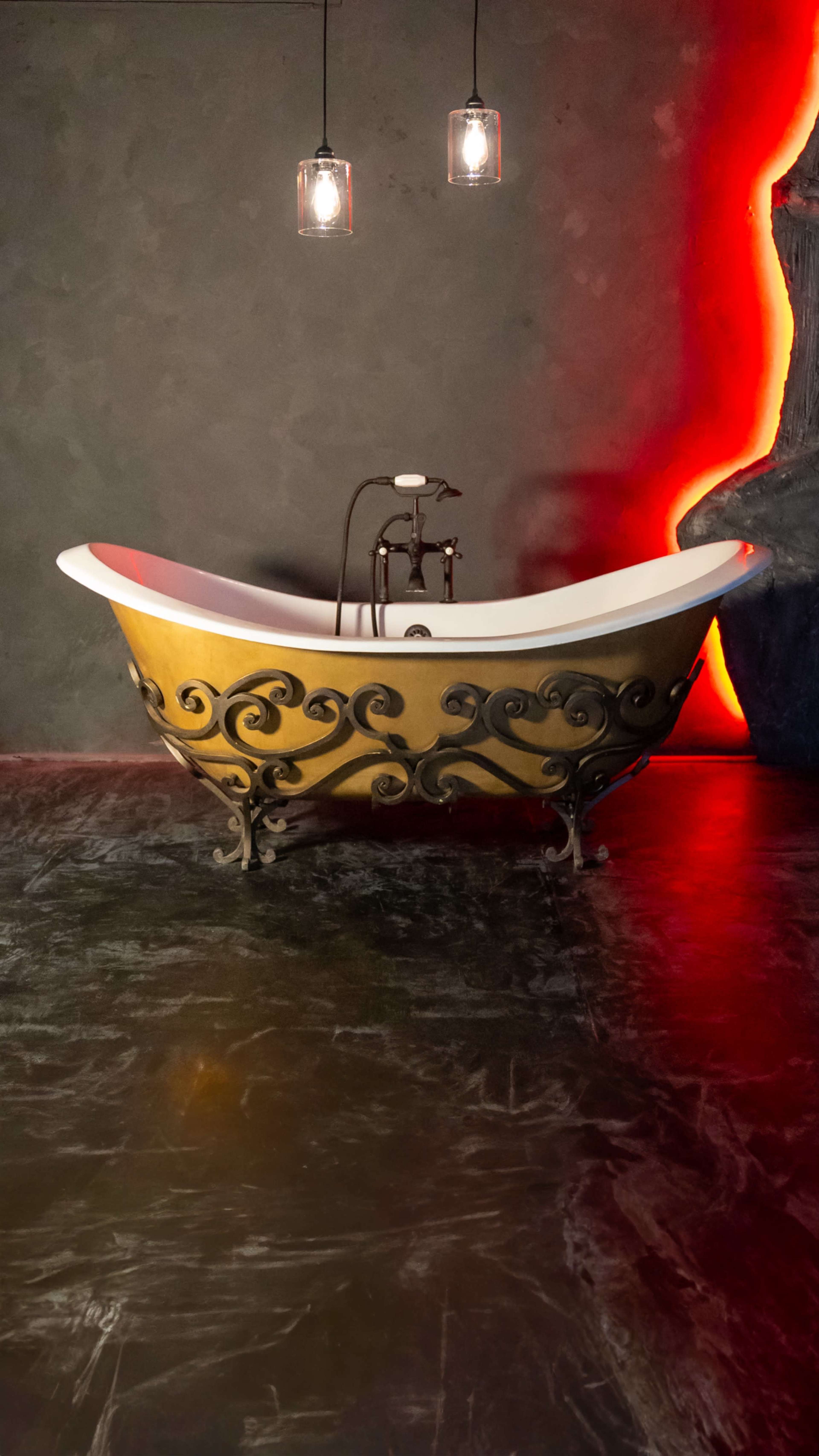 Bathtub & Library Scene Image in La Jolla, La Jolla, CA