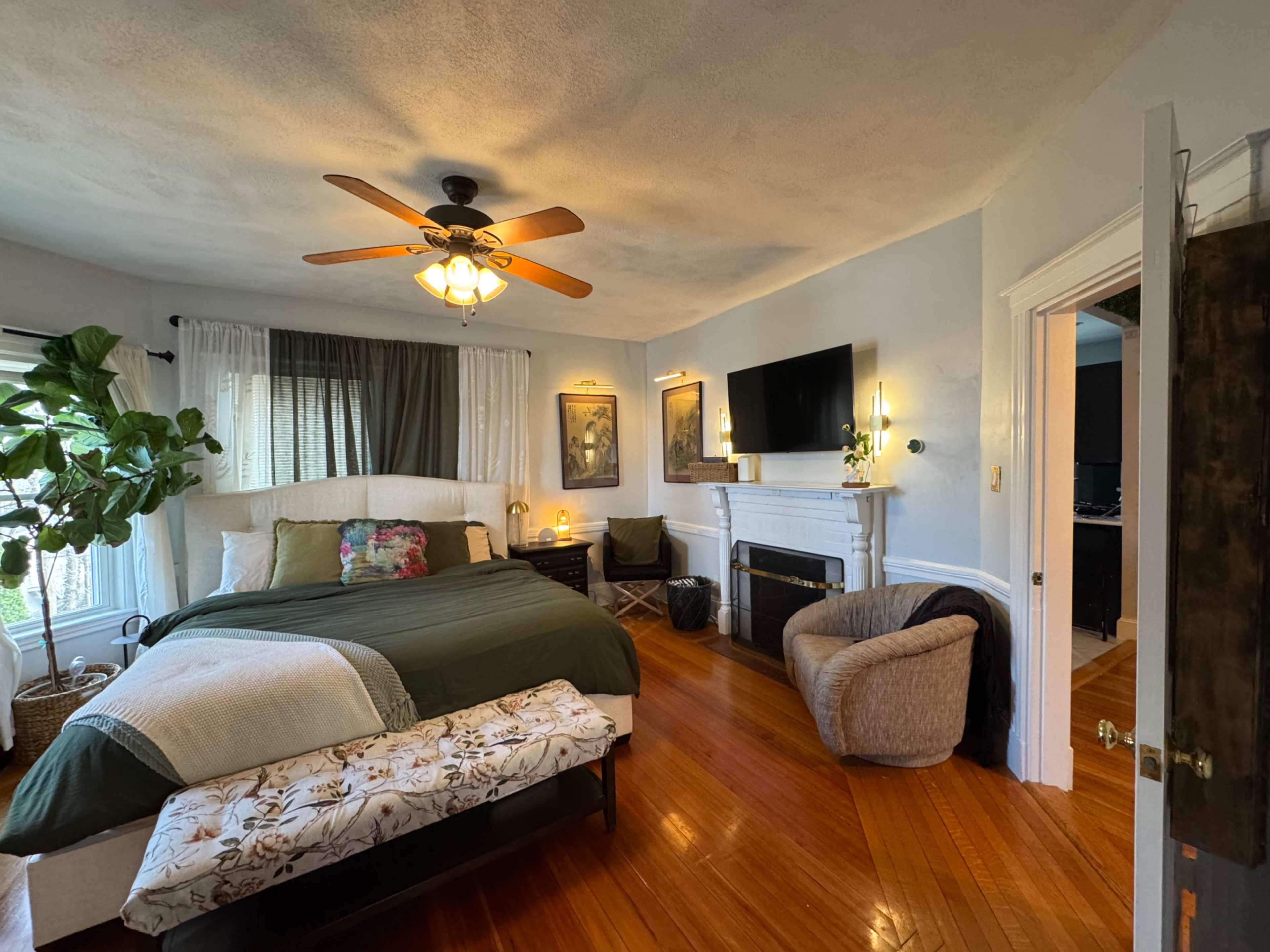 Bright, classic and cozy condo in Dorchester Image in Neponset / Port Norfolk, Boston, MA