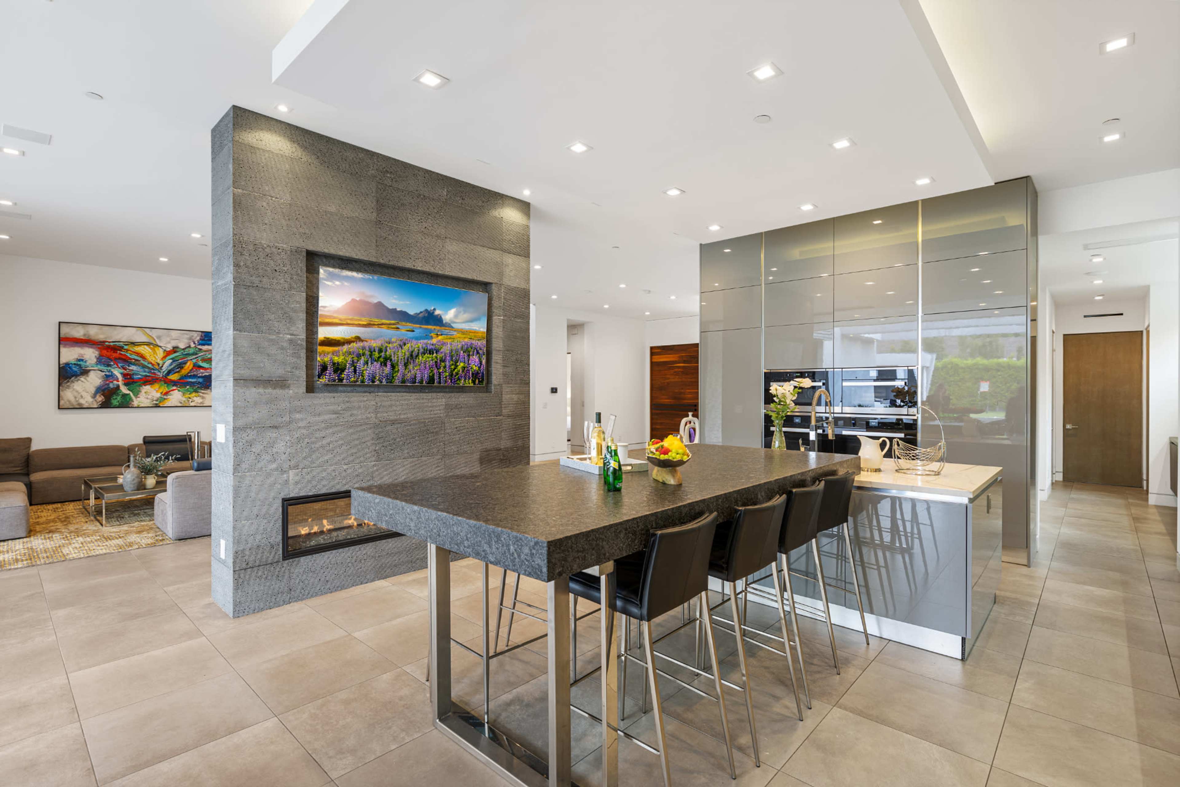 SLEEK DESERT MODERN/ COURTYARD POOL & VIEWS Image in Tarzana, Los Angeles, CA