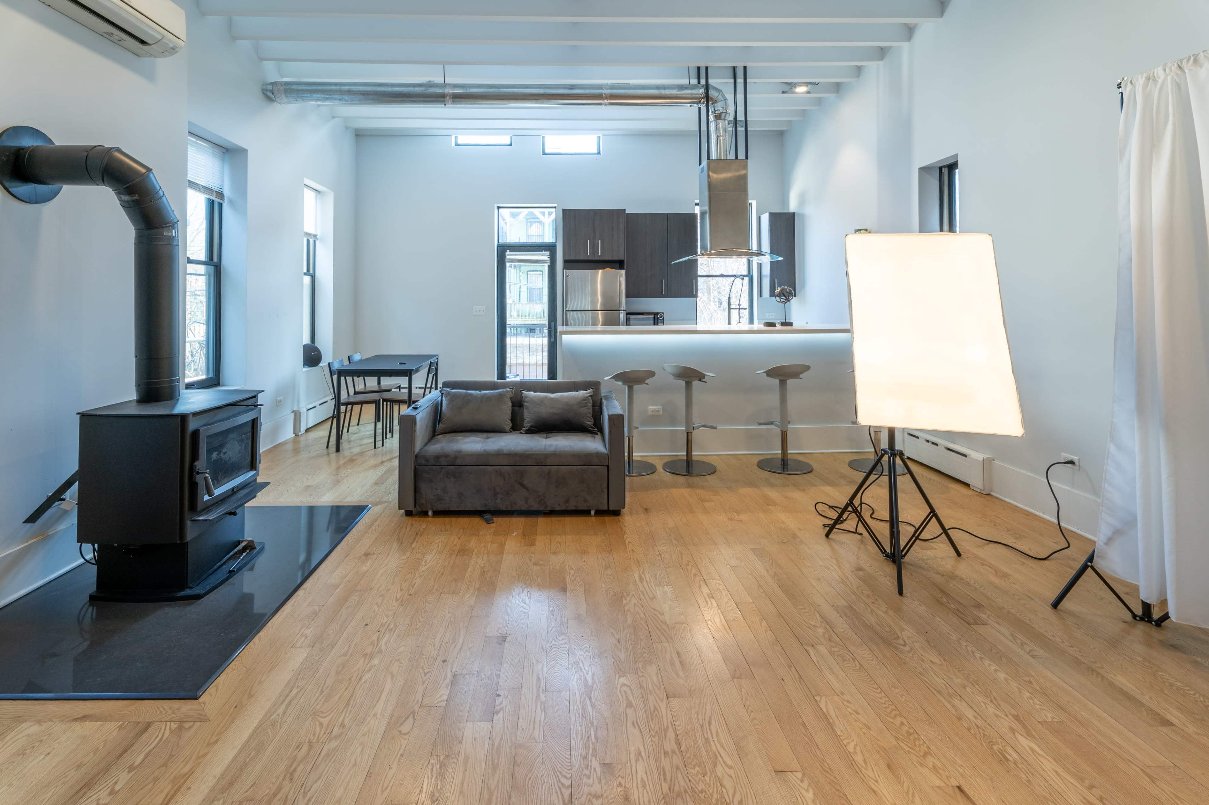 East Pilsen Studio Loft with High Ceilings and  Tons of Natural Light Image in Lower West Side, Chicago, IL