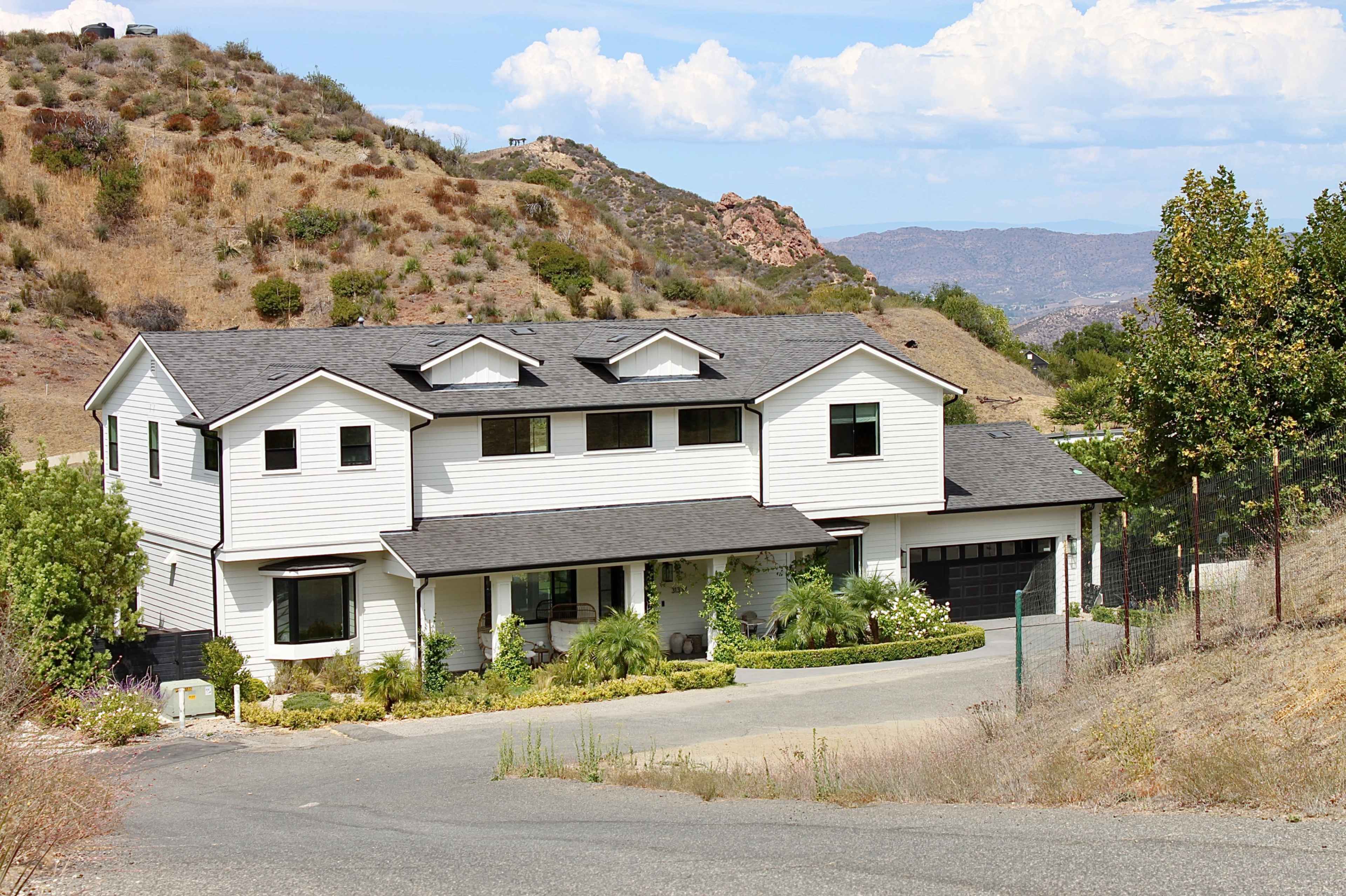 Modern Ranch House in Secluded Canyon Image in Malibu Highlands, Malibu, CA