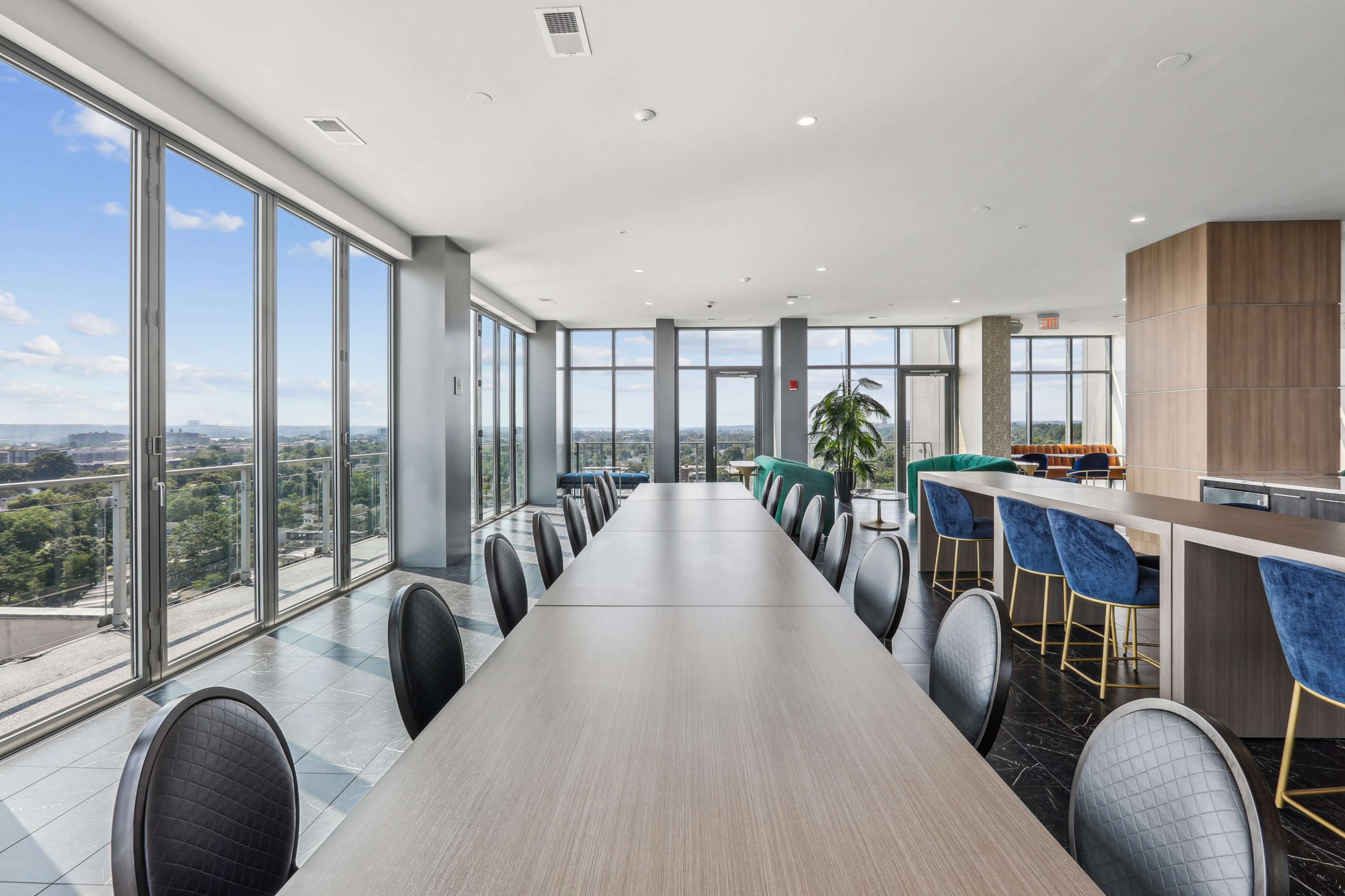 Spacious Sky Lounge with Sweeping Views of DC, Alexandria and MD Image in Del Ray, Alexandria, VA