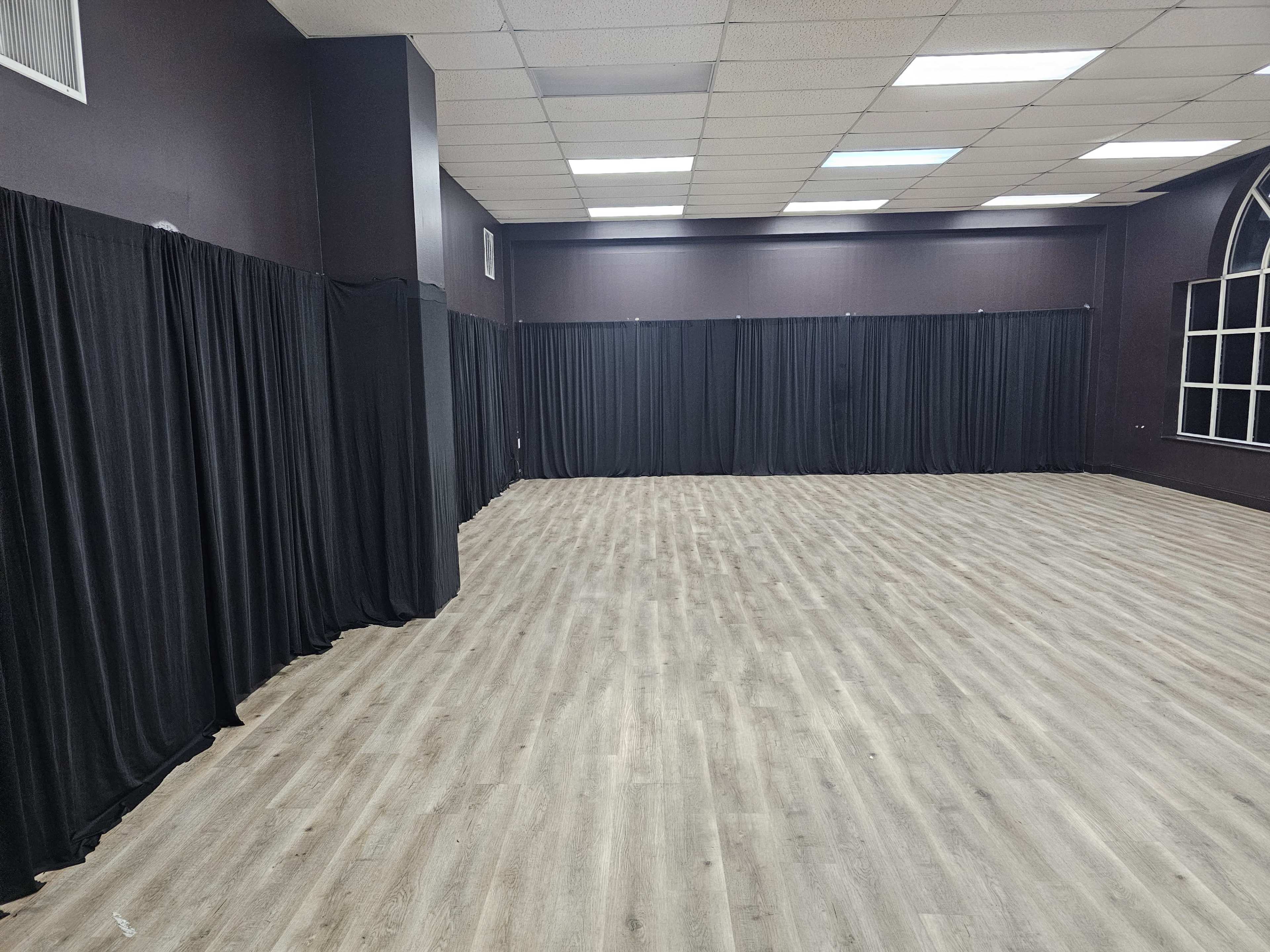 Large Open-Floor Black Box Studio for Creative Use Image in Eldridge / West Oaks, Houston, TX