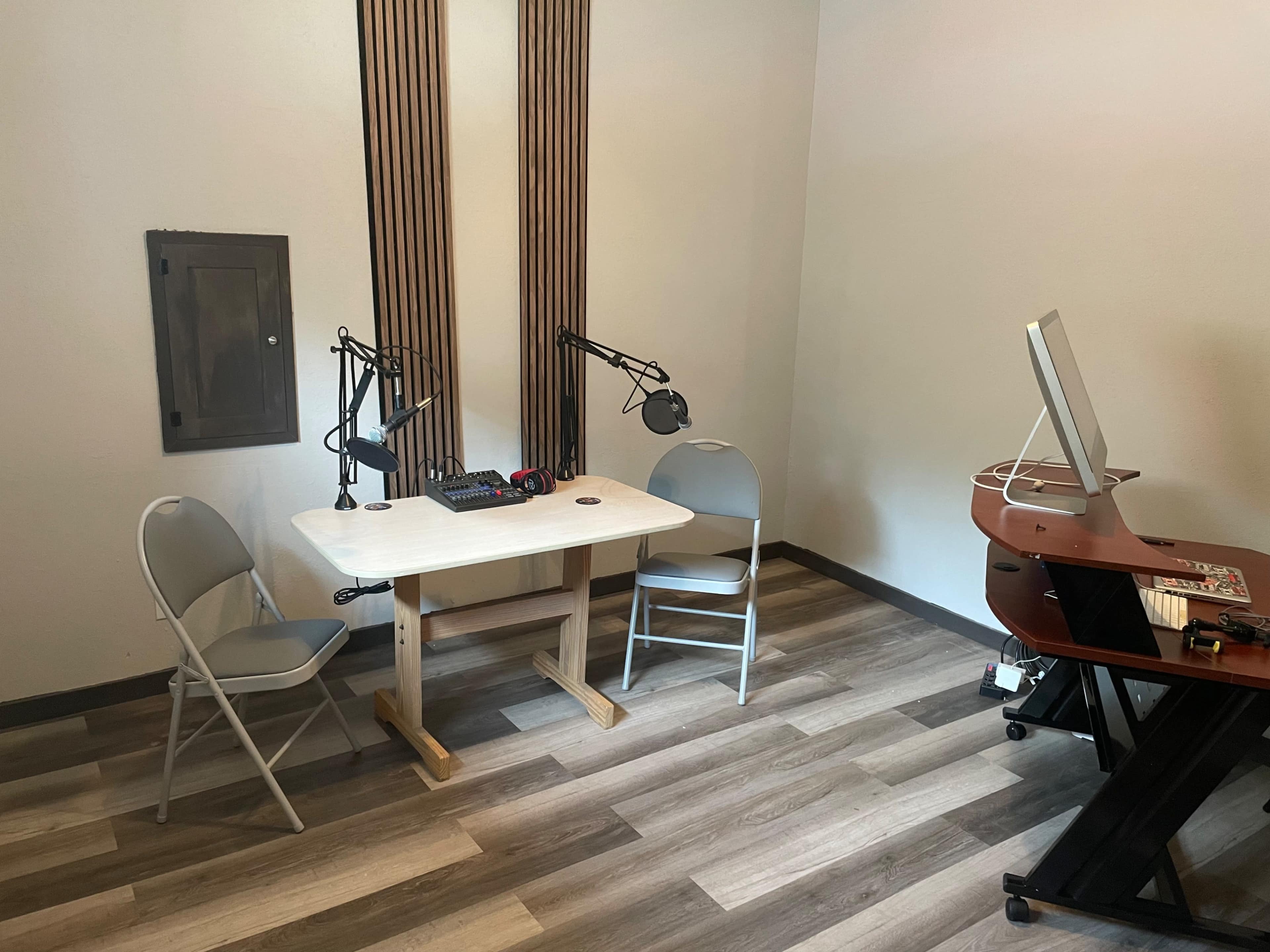 Versatile Creative Space with Kitchen & Multi-Purpose Rooms Image in Colonial Square, Kansas City, MO