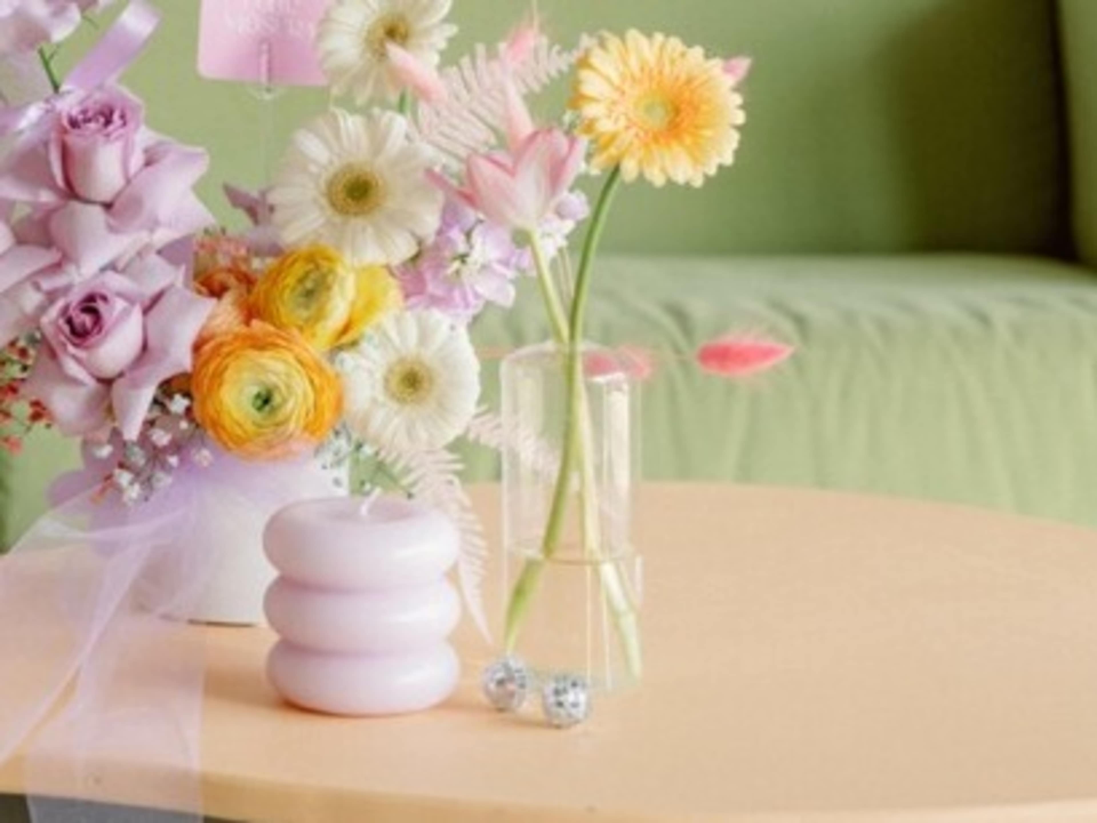 Bud Vase (1) - 15% reduced for full price booking 