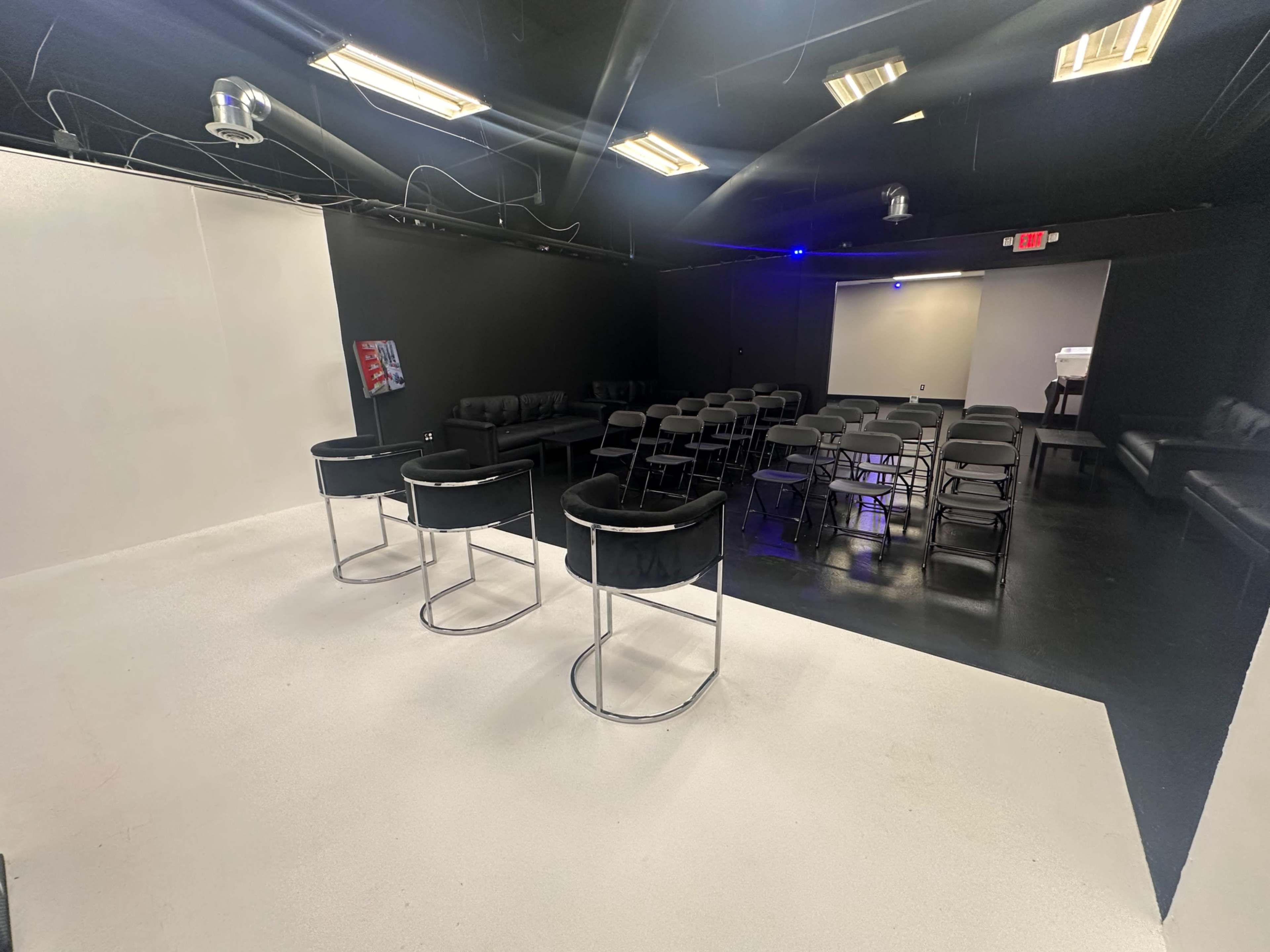 Premier Photo, Content, and Entertainment Venue Image in Oak Park, Oak Park, MI