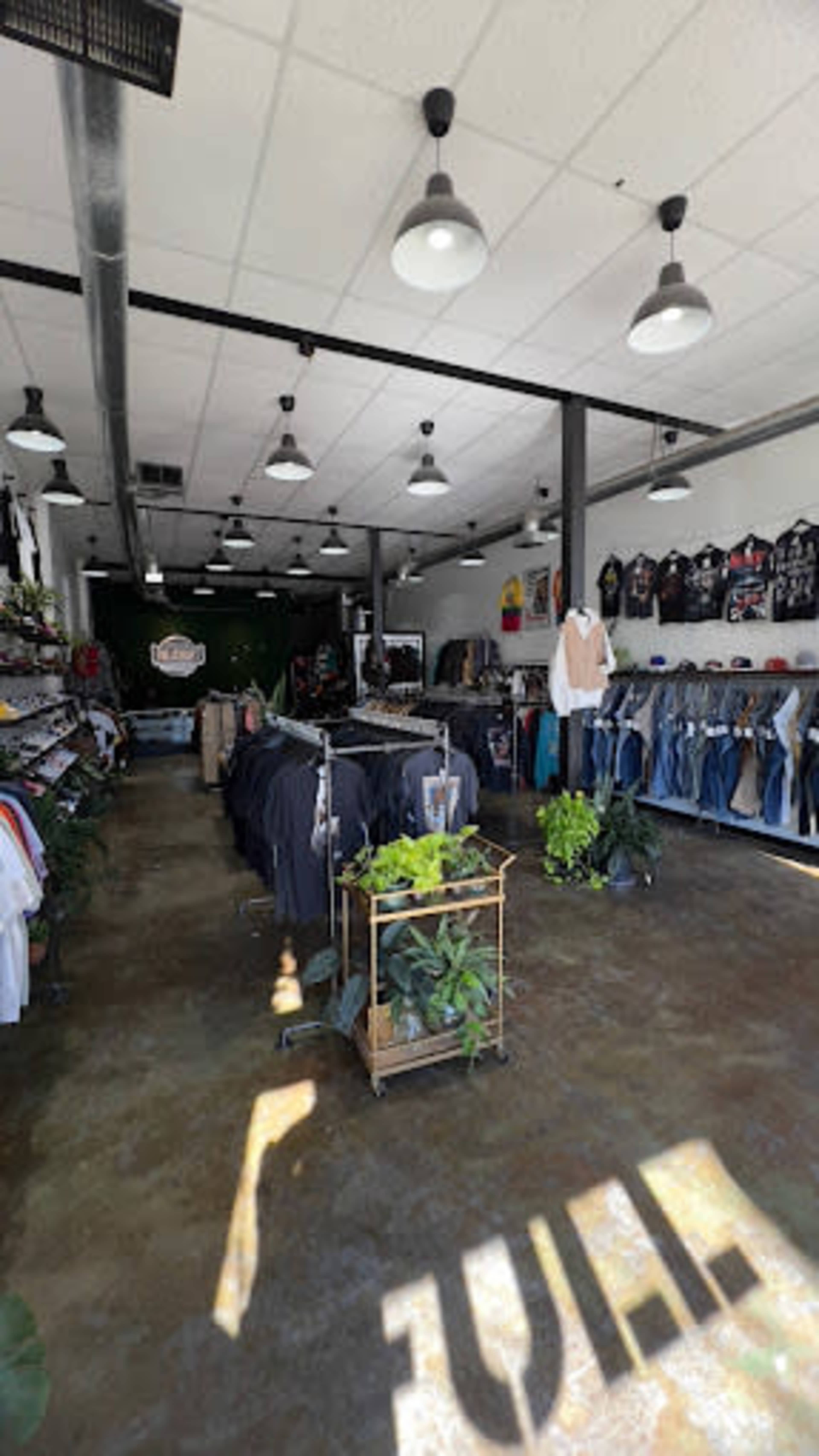 Montrose Retail Space with Soaring Ceilings & Immaculate Vibes Image in Montrose, Houston, TX