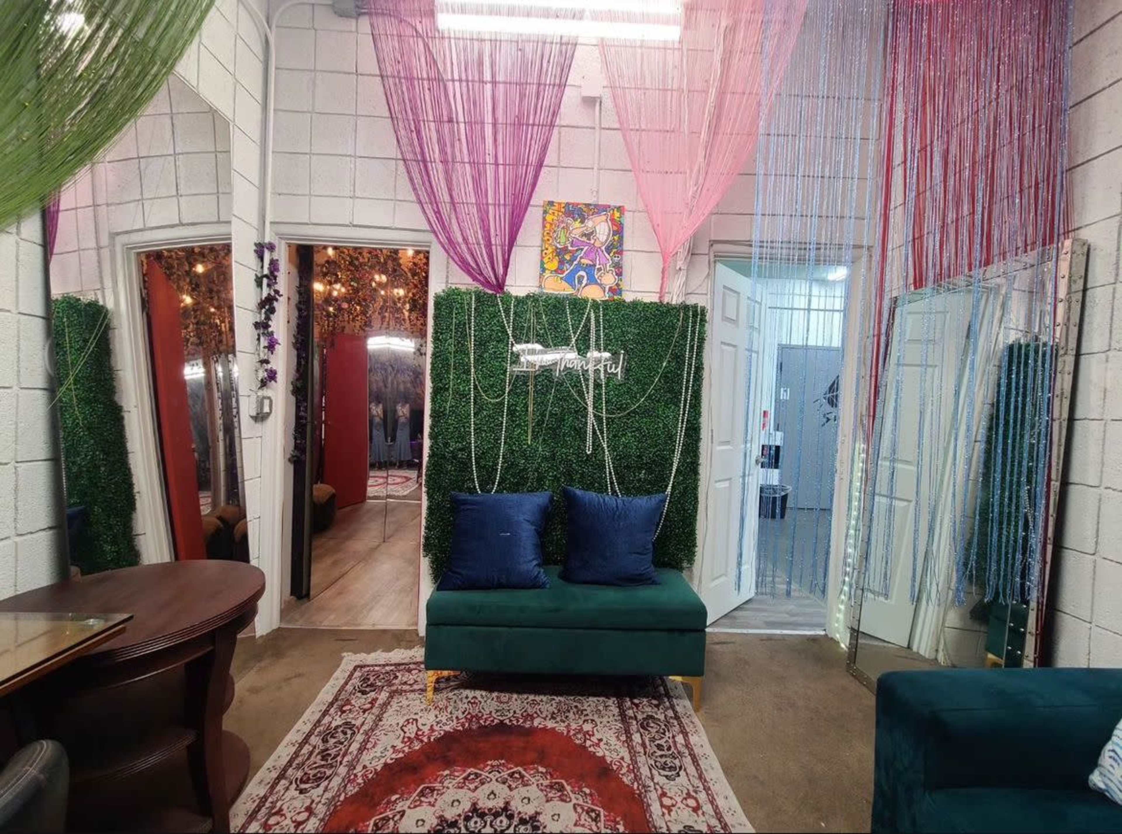 Photo/Video Studio w Cyc Wall Image in Gateway District, Las Vegas, NV