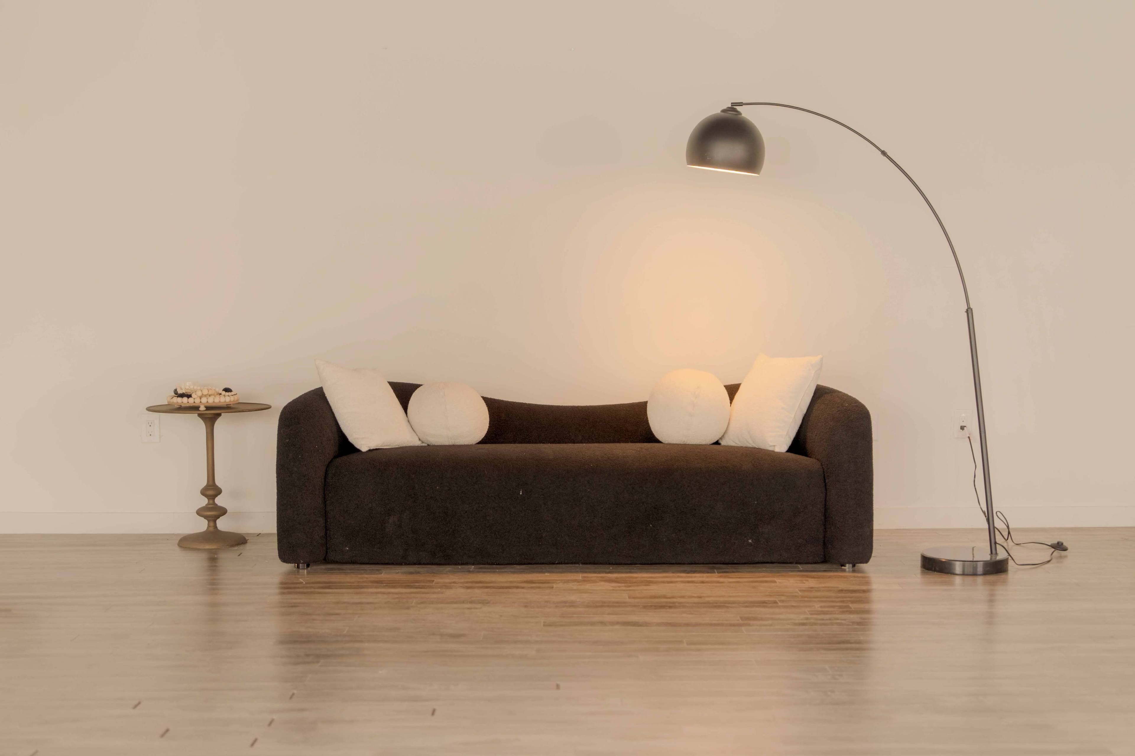 Industiral, loft, photo studio, designed set, cyc wall, lounge, hardwood floor, exposed brick, downtown, podcast, queen west, open spcace Image in Niagara, Toronto, ON