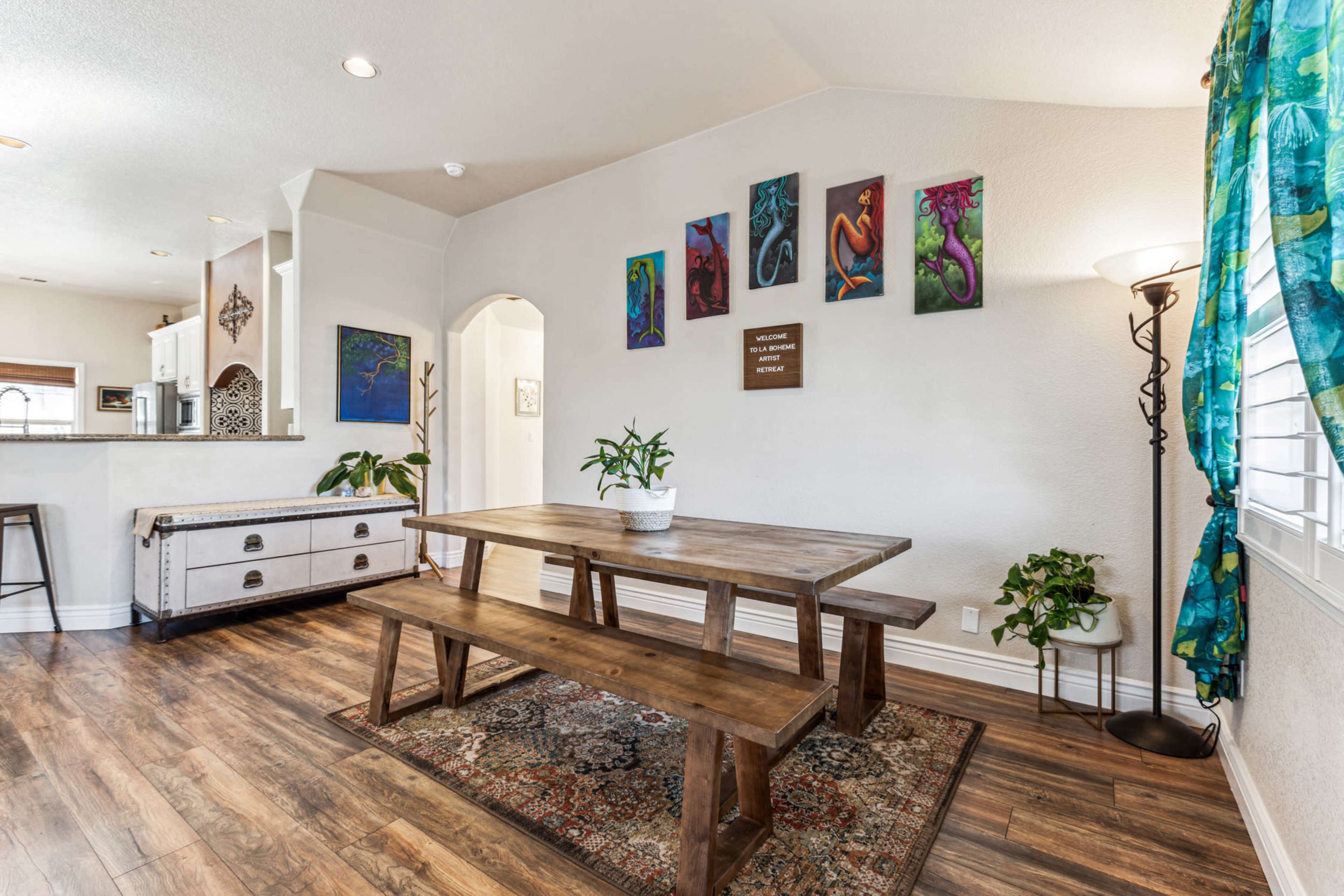 ¤ Old Folsom 5 Bedroom La Boheme Artist Retreat + Landscaped Yard ¤ Image in Park, Folsom, CA