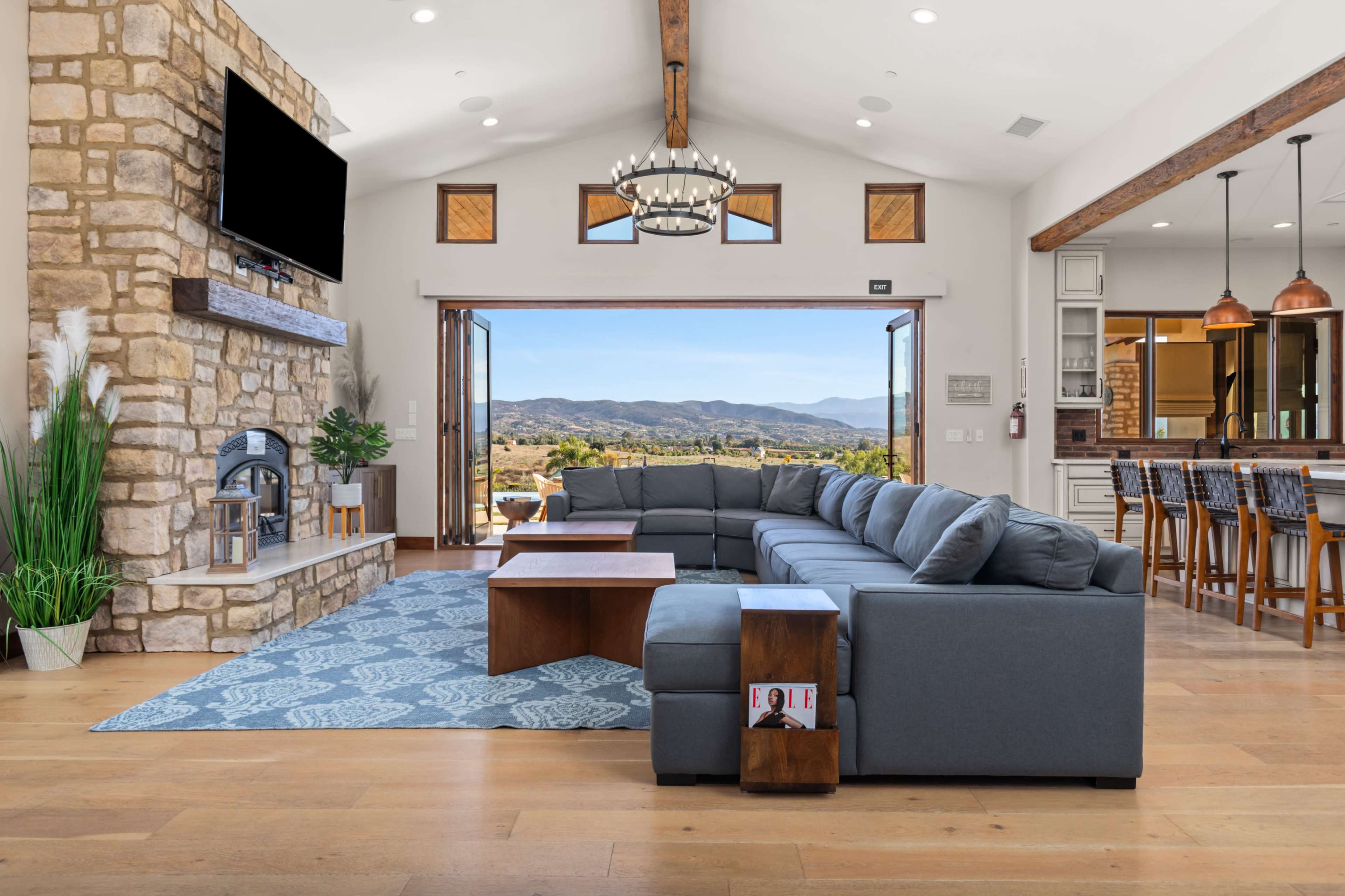 Villa de la Sky Ranch | Sprawling Tuscan Villa in Wine Country Image in , Temecula, CA