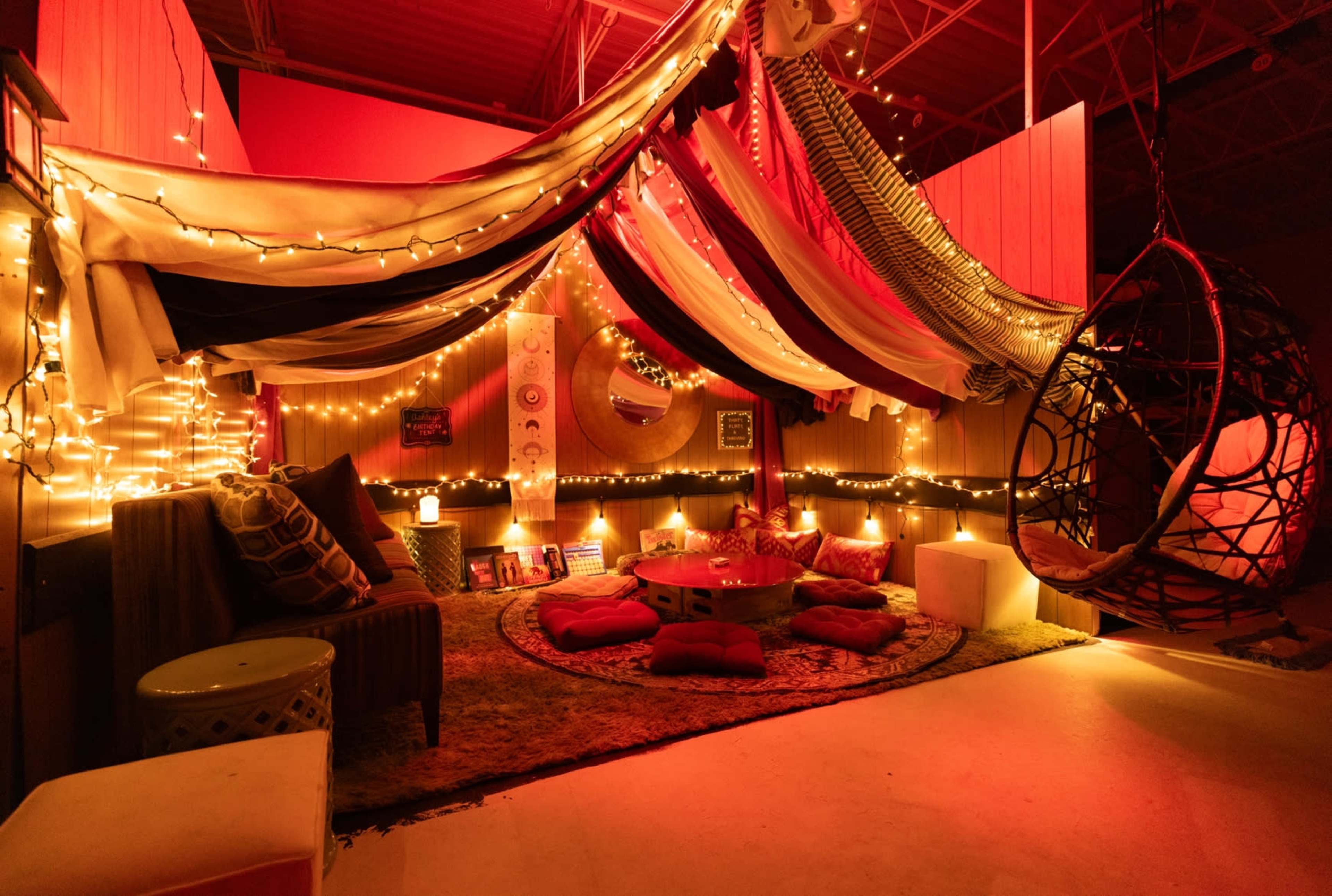 Cozy Corner Tent Image in East Paris, Grand rapids, MI