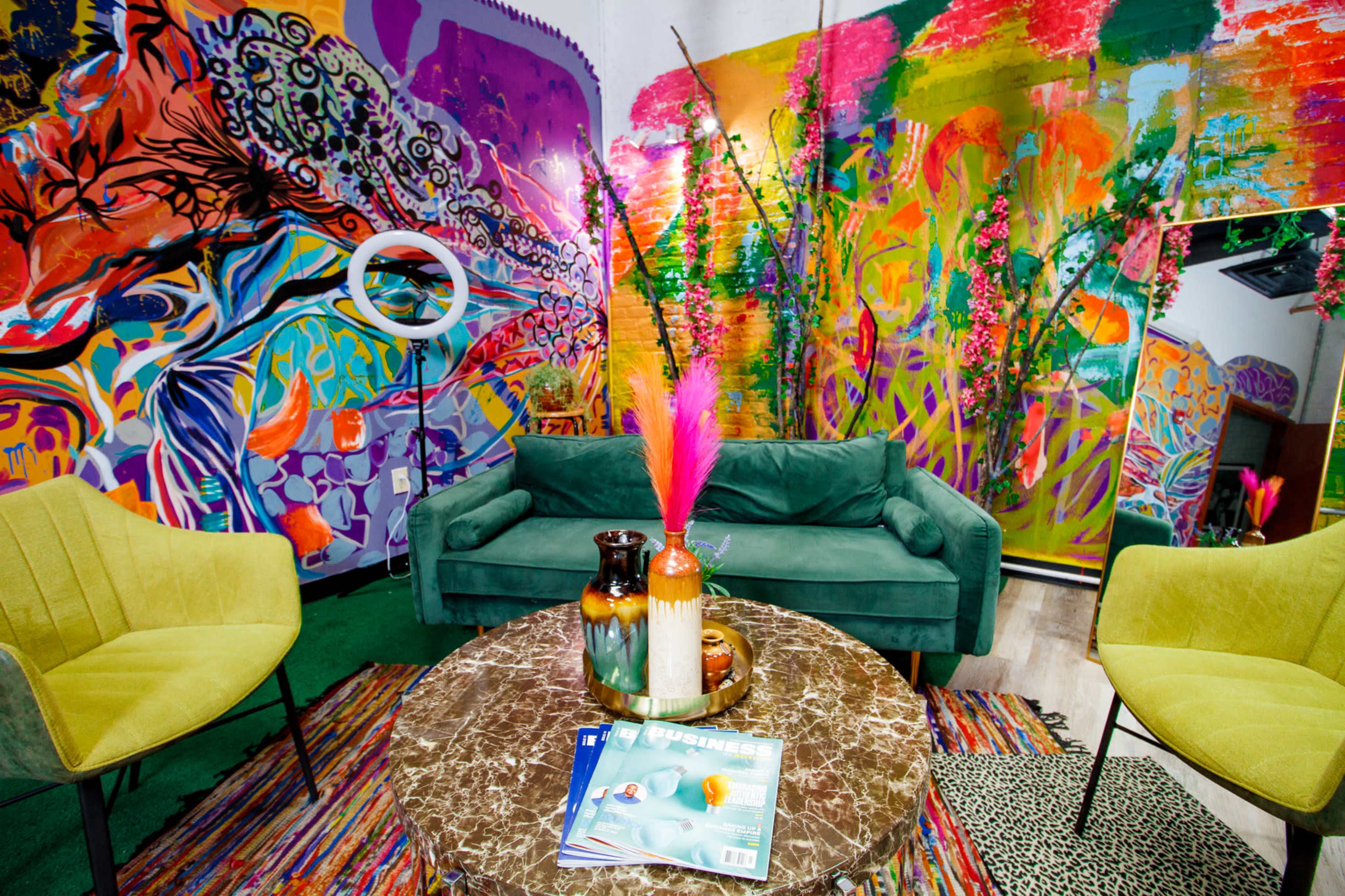 Vibrant and Fully Equipped Photo Studio on Museum Row Image in Downtown, Louisville, KY