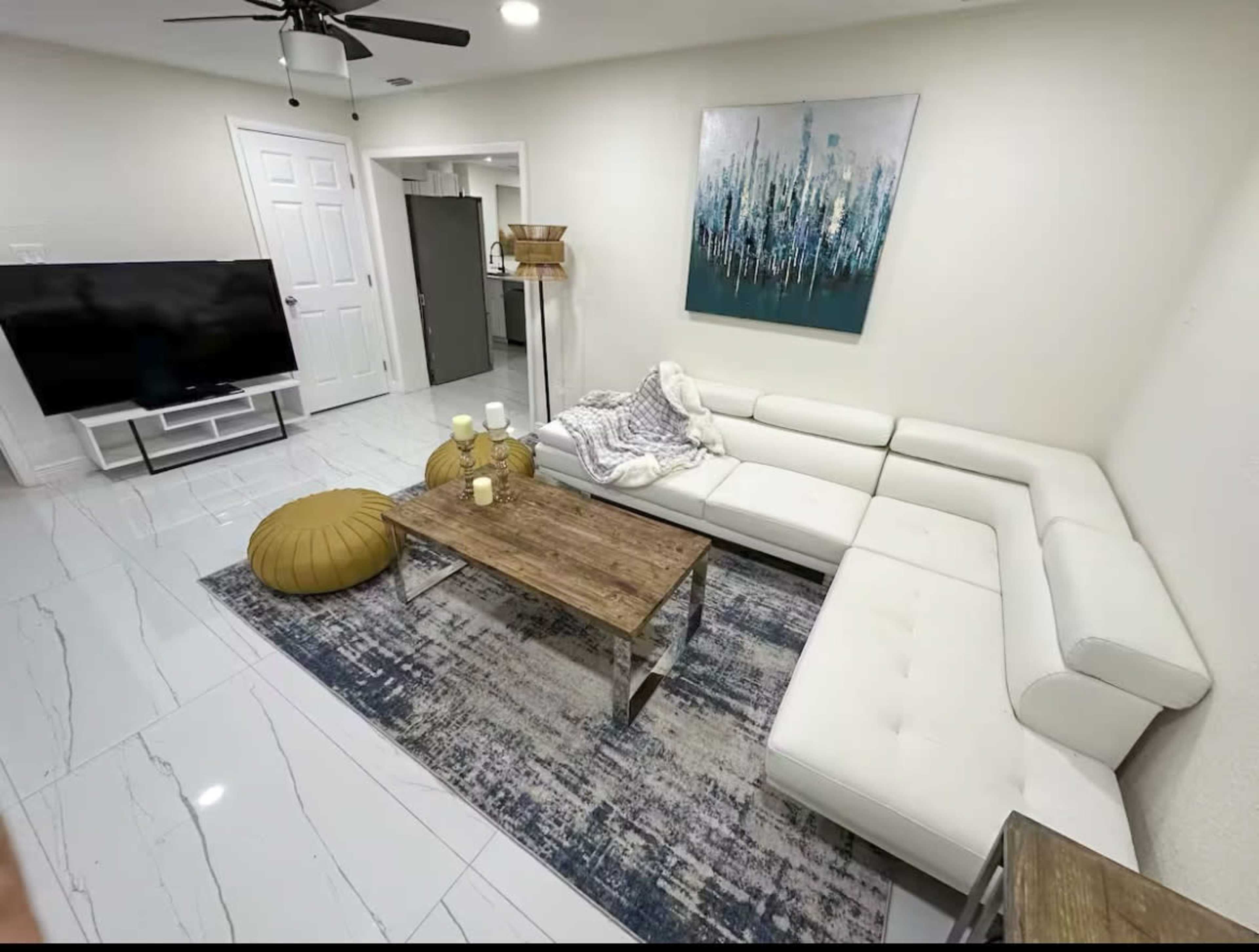 Huge Family Home Event Space For Parties Image in Margate, Margate, FL